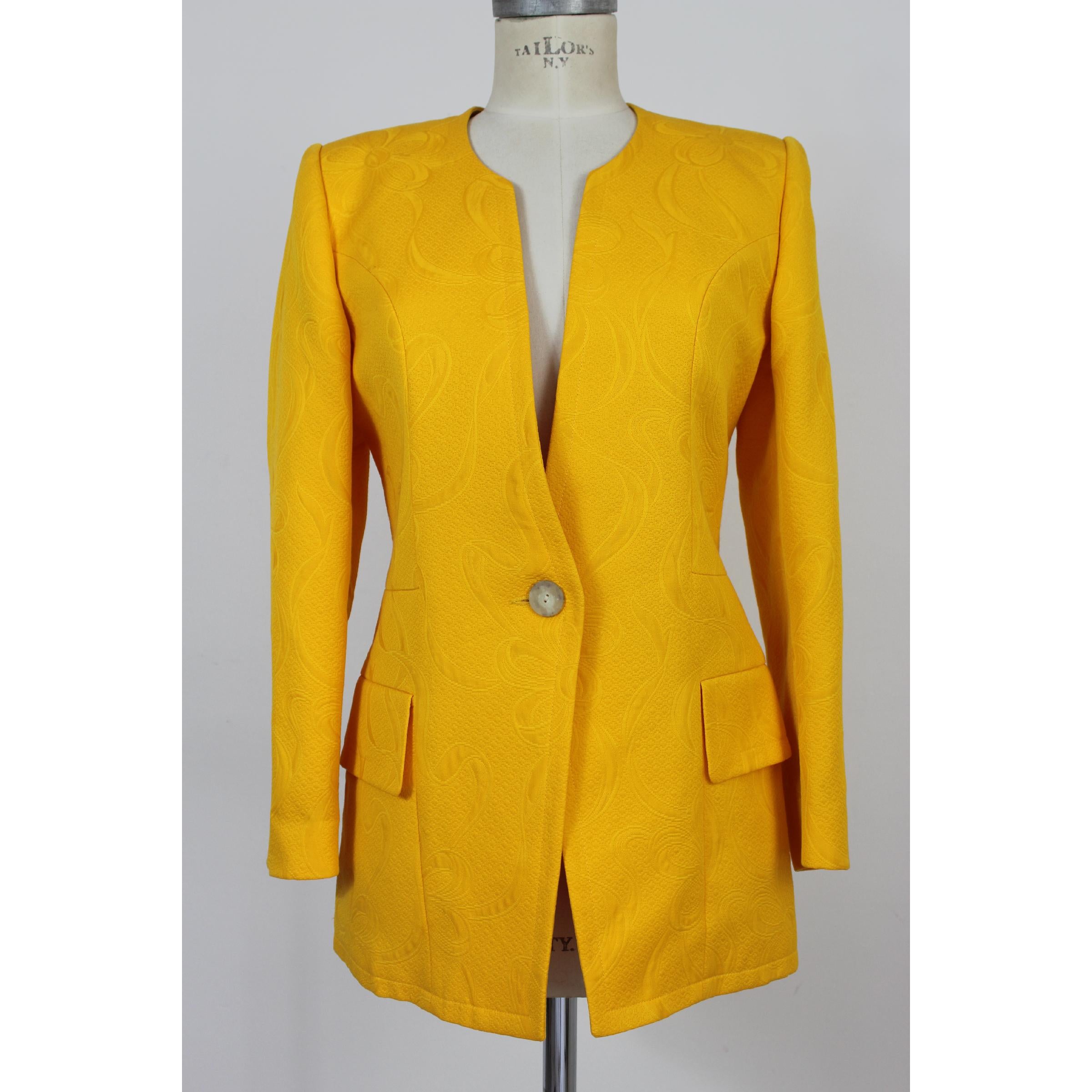 Dany Jupe de tailleur à fleurs en damas de coton jaune, années 1970 Pour femmes en vente