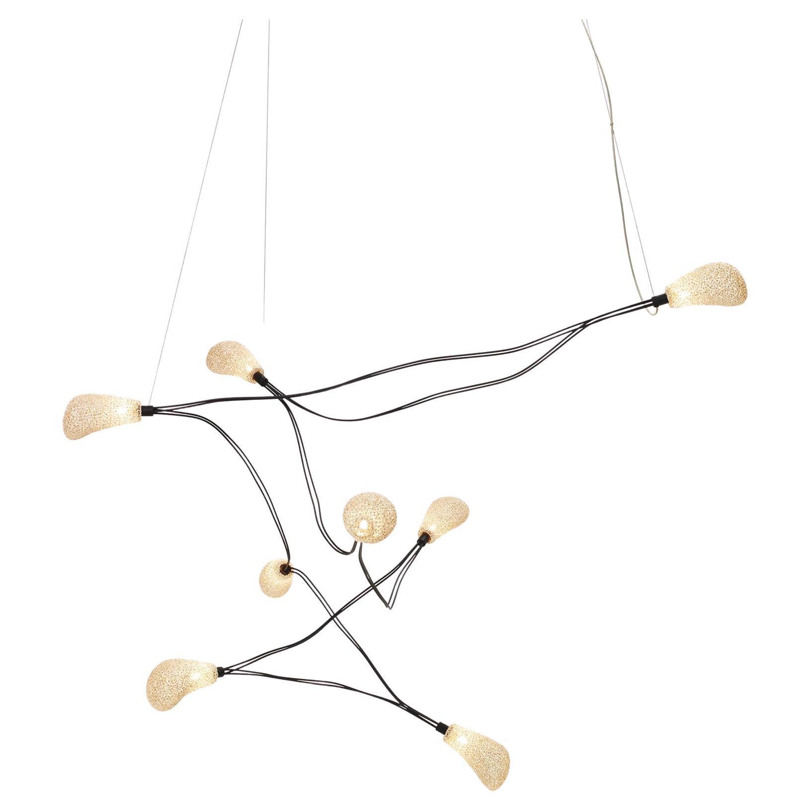 Dapple Ceiling 8 di Ango. Lampada a sospensione scultorea e artigianale.