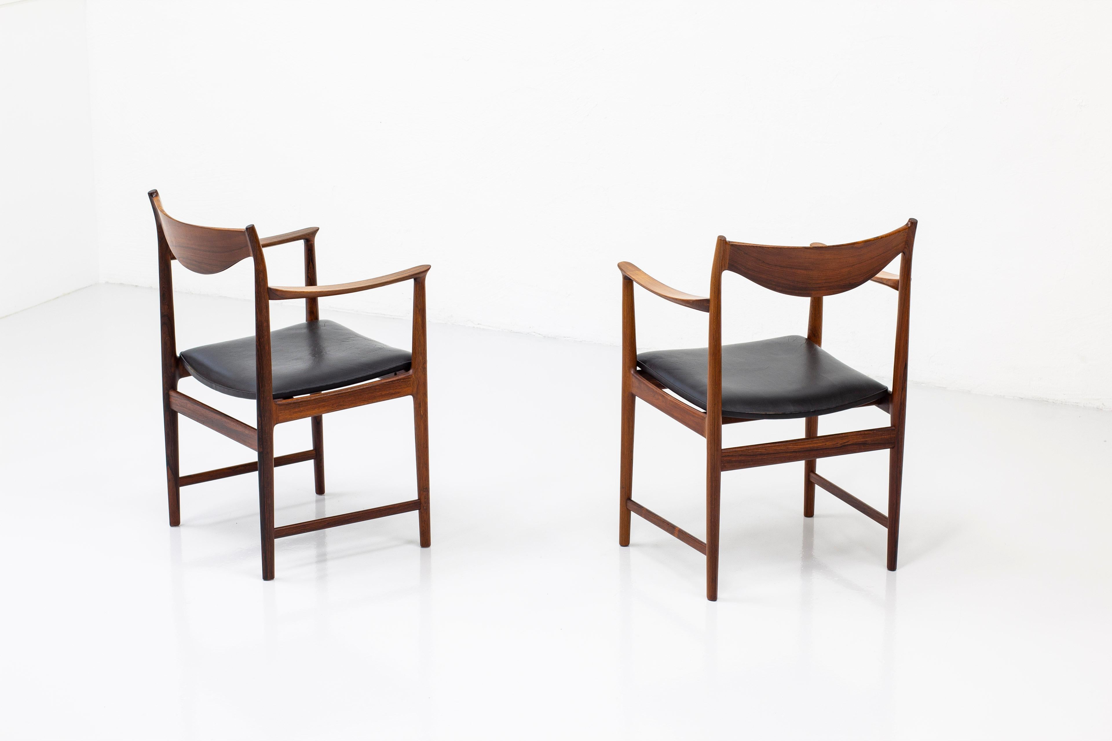 Pair of arm chairs model 