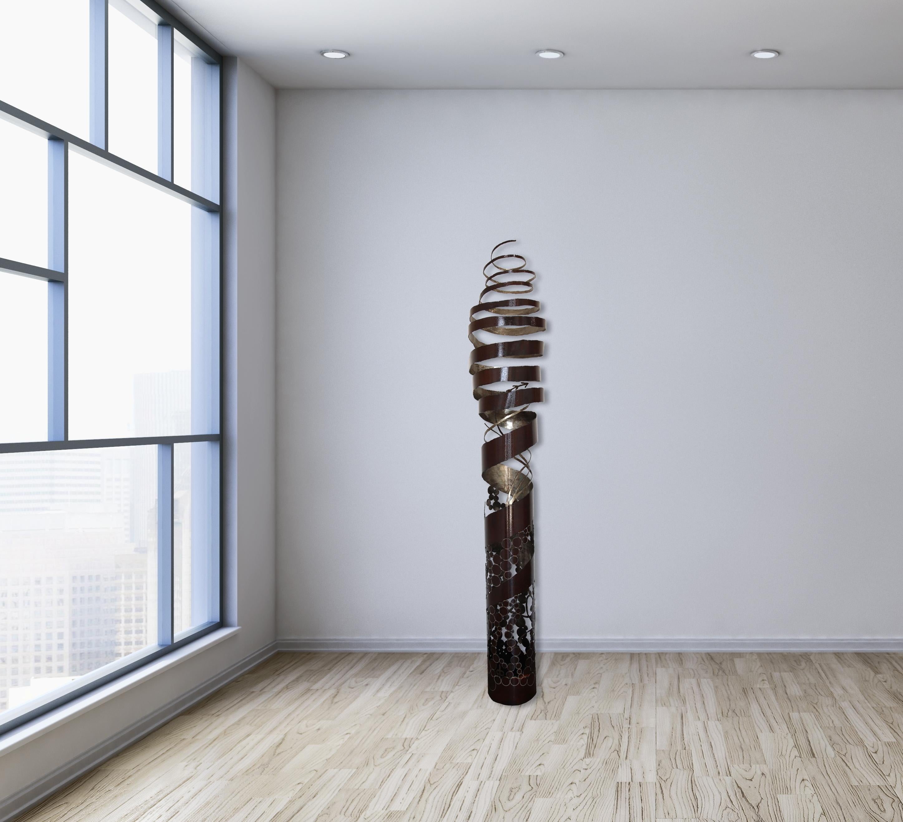 Spiral zu der dritten Macht –  Große Stahlskulptur für draußen und drinnen (Zeitgenössisch), Mixed Media Art, von D'Arcy Bellamy