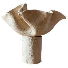 DARE FORMA ALLA TERRA/ SANTORINI (GR). Vaso con terra e sabbia di ferro