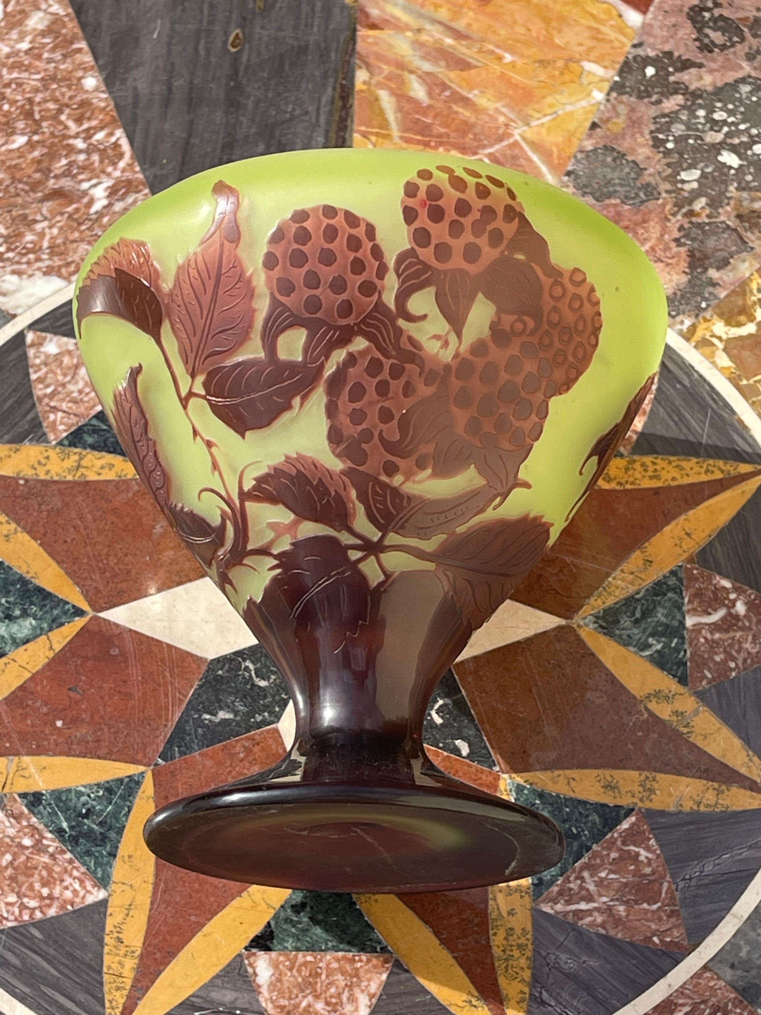 20ième siècle D'ARGENTAL - Vase / Coupe Mûre - XXème en vente