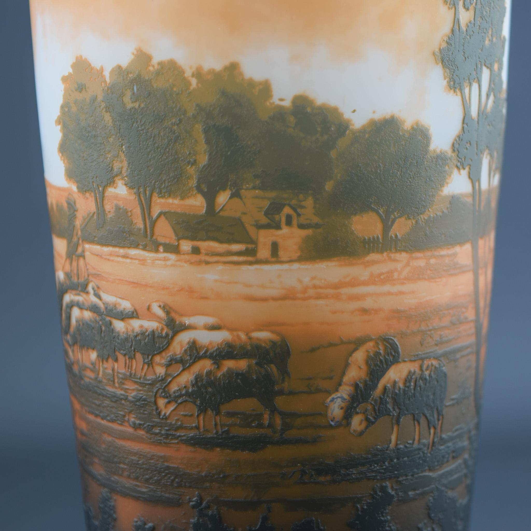 Jarrón pastor D'argental glass camafeo C1920 en venta 3