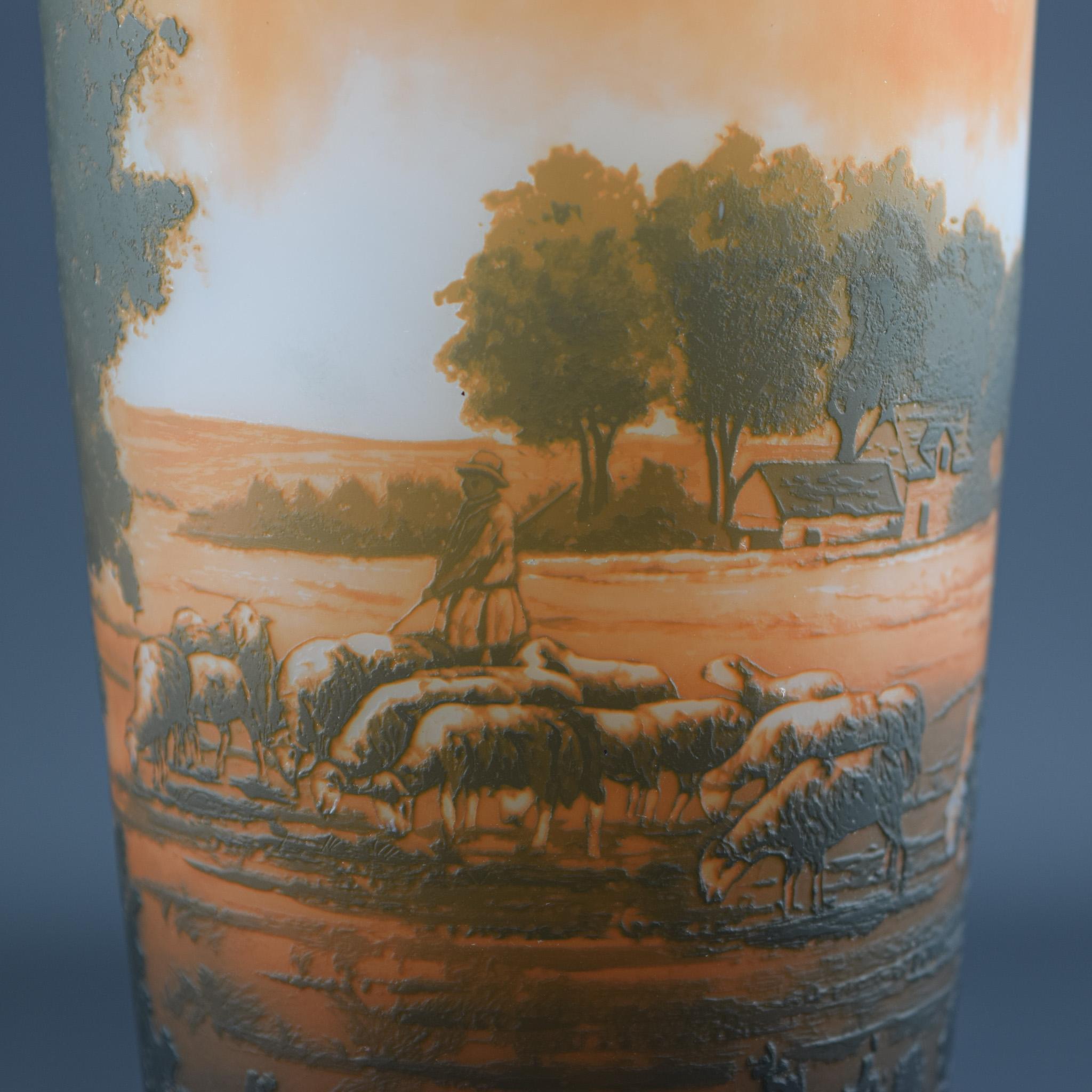 Jarrón pastor D'argental glass camafeo C1920 en venta 2