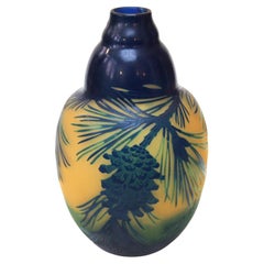 Vase D'Argental Fir Cone Cameo Glass fabriqué par Paul Nicolas pour St Louis