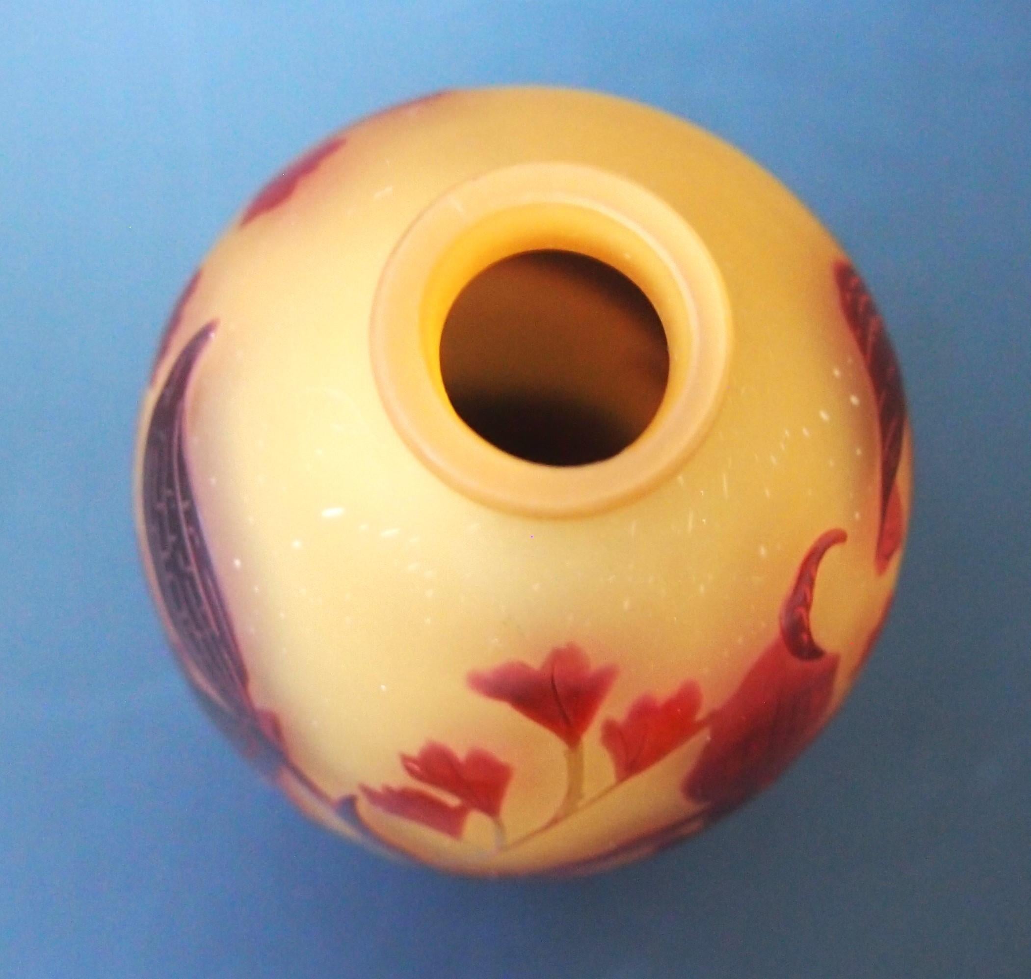 Jarrón de cristal camafeo D'argental Orchid realizado por Paul Nicolas para St Louis principios del siglo XX en venta