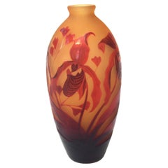Vase d'Argental en verre camée orchidée fabriqué par Paul Nicolas pour St Louis