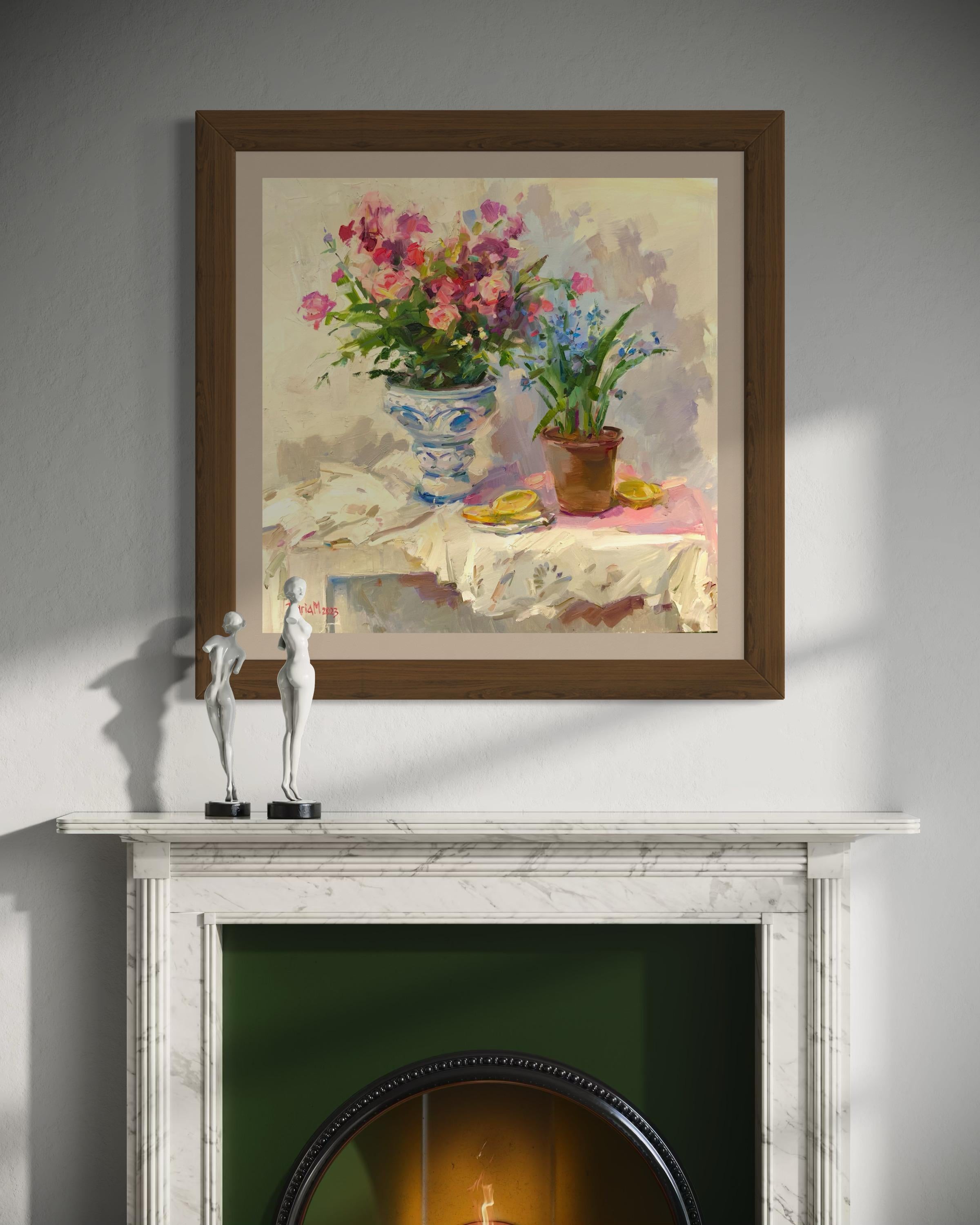 Blumen auf dem weißen Tisch im Angebot 7