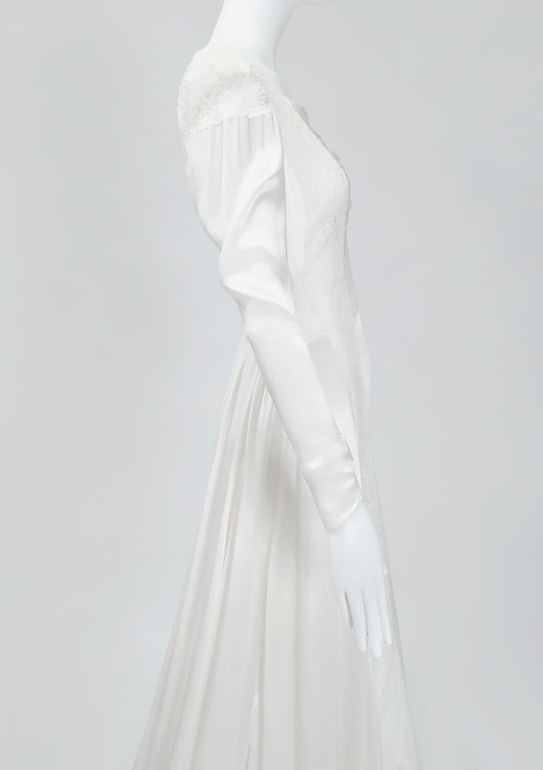 Fast nacktes weißes Satin-Deko-Hochzeitskleid aus Satin mit transparenten Spitzeneinsätzen aus Satin - XS, 1930er Jahre Damen im Angebot