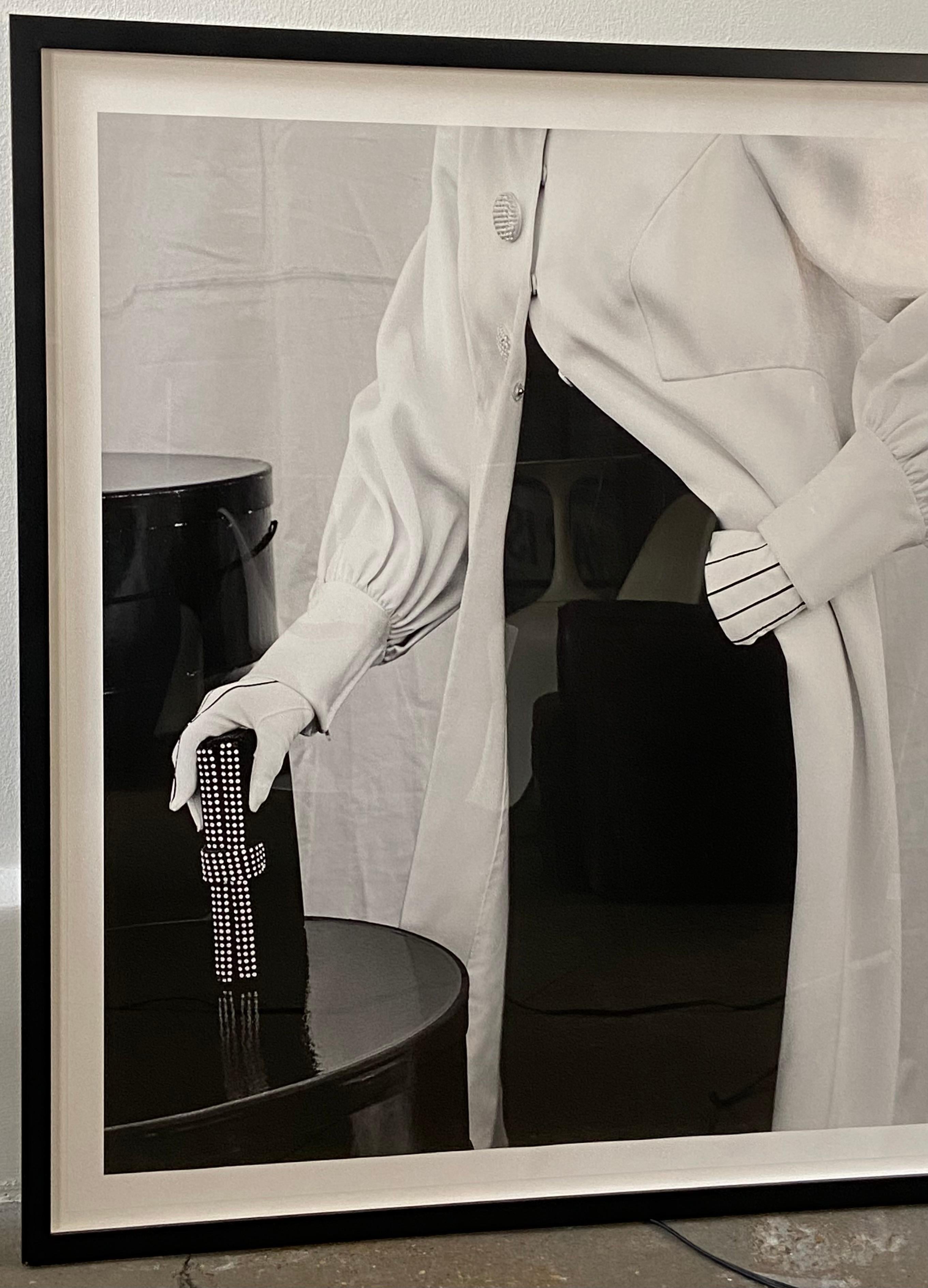 Dario Calmese
no. 15., 2012
Impresión con pigmentos de archivo
Dimensiones enmarcado: 41 1/2 x 41 1/2 pulgadas  (105.4 x 105.4 cm)
Dimensiones de la imagen: 36 x 36 pulgadas  (91,4 x 91,4 cm)
Edición 1/3, 2 PA