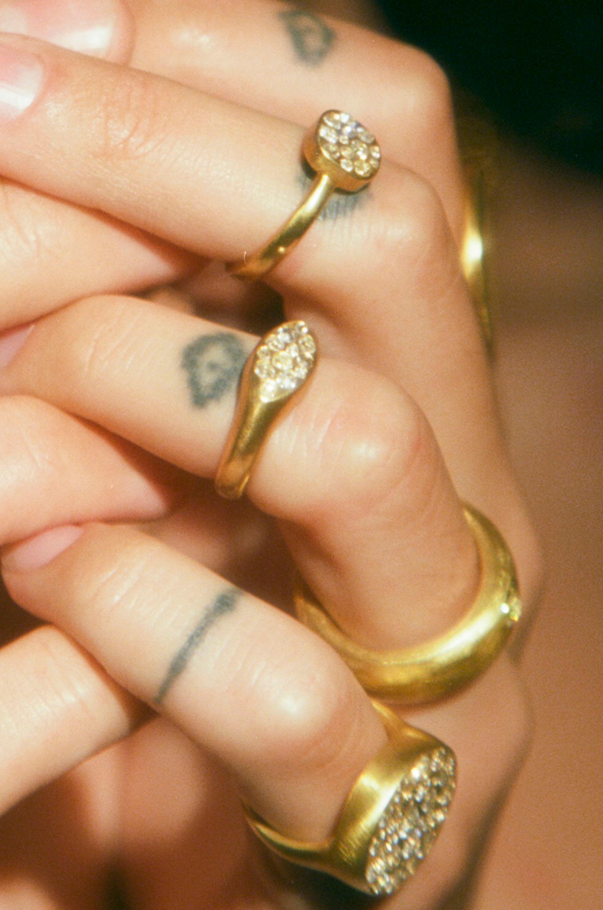 For Sale:  Darius Jewels Diamond Signet Ring V.3 4