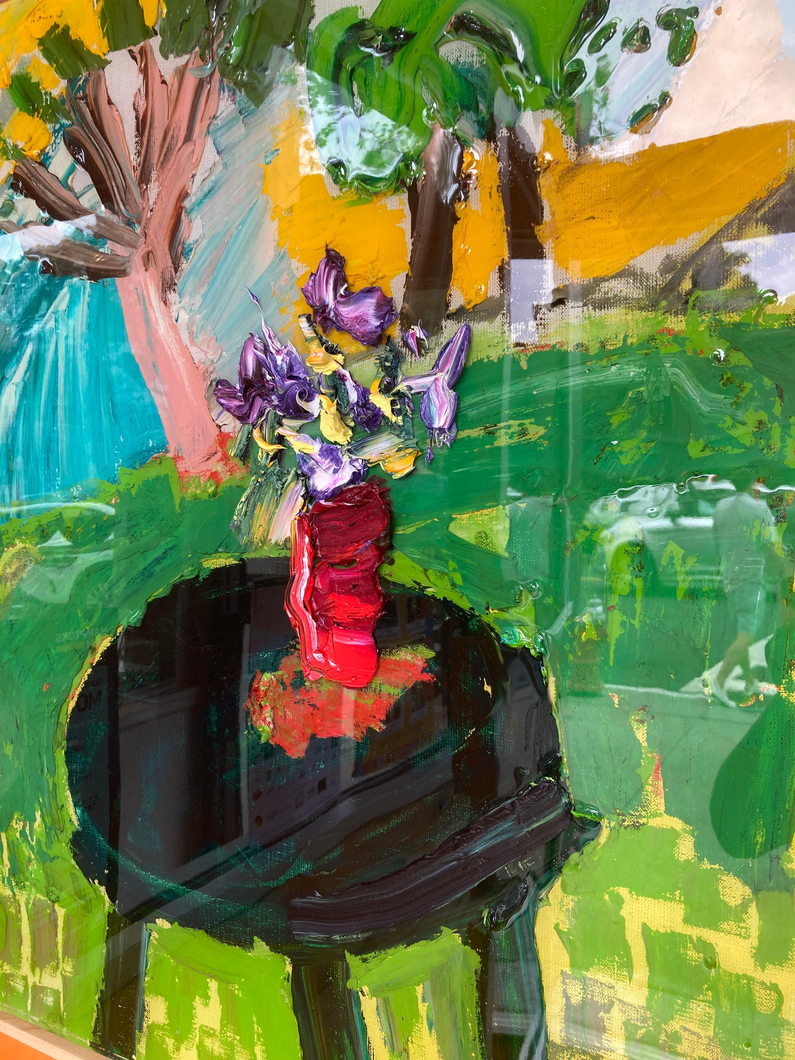In seiner neuesten Serie von Blumenbildern kreiert Yektai ein beliebtes Motiv, auf das er immer wieder zurückkommt: ein schwarzer Tisch vor einer hellen Landschaft. Dieses besondere Gemälde ist mit einer dicken Harzschicht überzogen, die wie bei