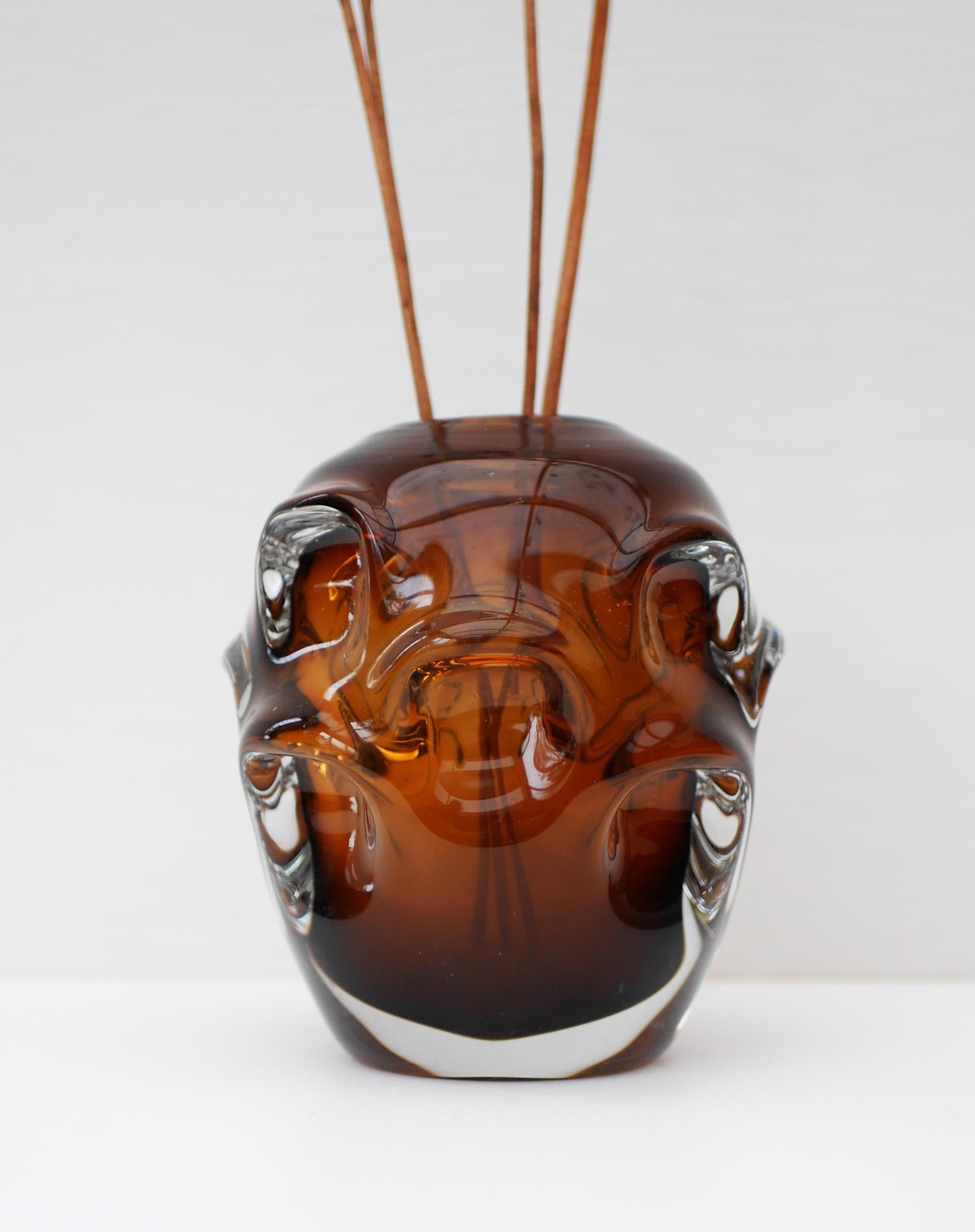 Dark Amber Art Glass Vase by Börne Augustsson for Åseda, Sweden For Sale 3