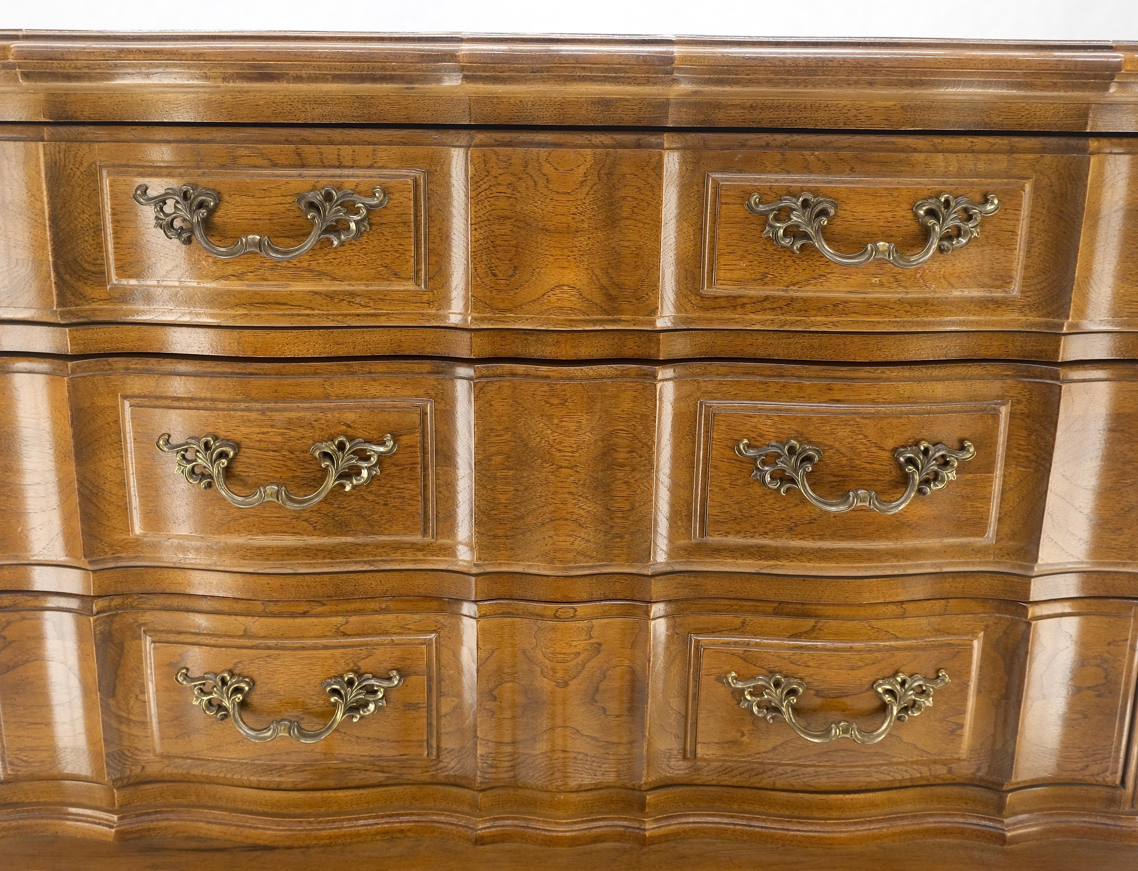 20th Century Dark Amber Tone 6 Drawers High Boy French Chest of Drawers by Thomasville MINT! For Sale