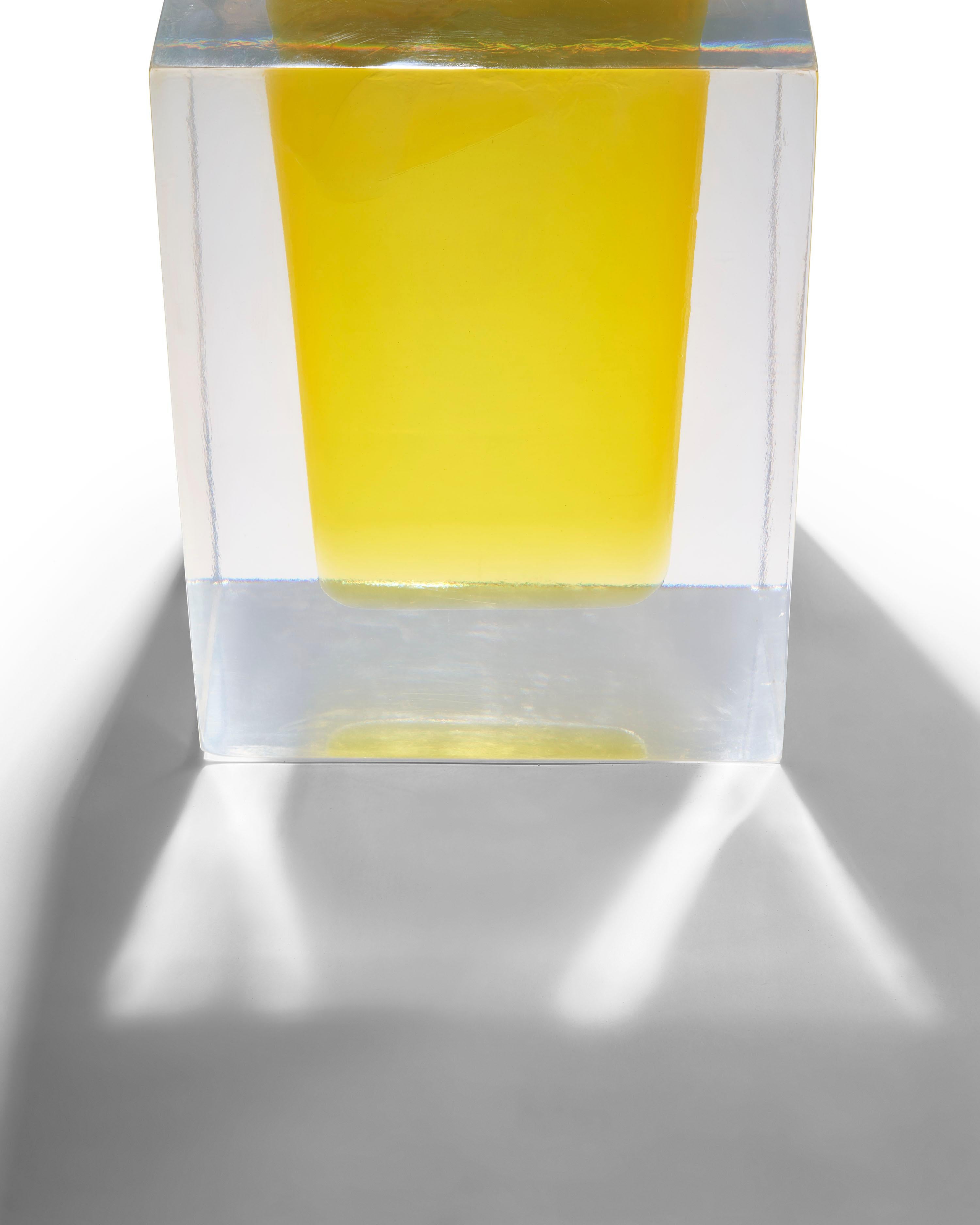 Moulage Table d'appoint Dark and Stormy de Lauren Rottet en vente