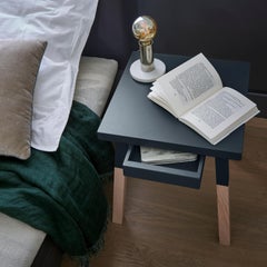 Comodini francesi in legno blu scuro realizzati a mano, Design/One Gizard, Parigi