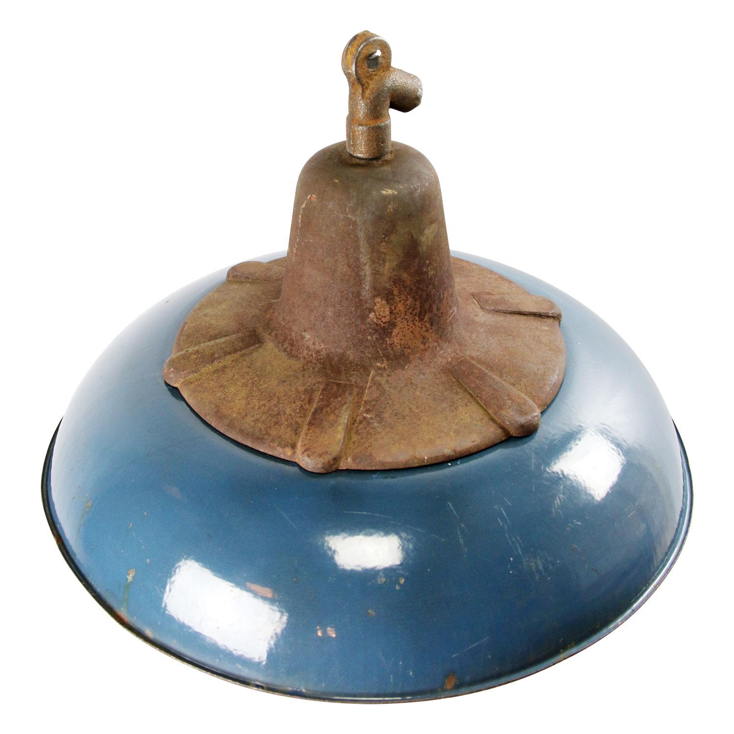 Factory pendant. Blue enamel white interior. Cast iron top.
Holophane glass.

Weight: 9.0 kg / 19.8 lb

All lamps have been made suitable by international standards for incandescent light bulbs, energy-efficient and LED bulbs. E26/E27 bulb
