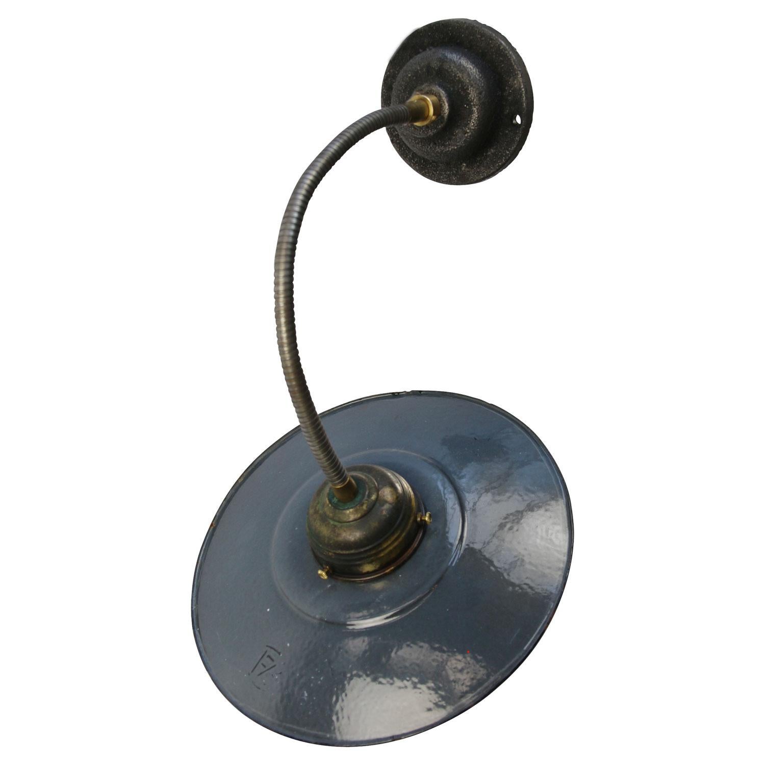 Dunkelblaue Emaille Vintage Industrial Flexible Arm Wand Lights Scones (Französisch) im Angebot