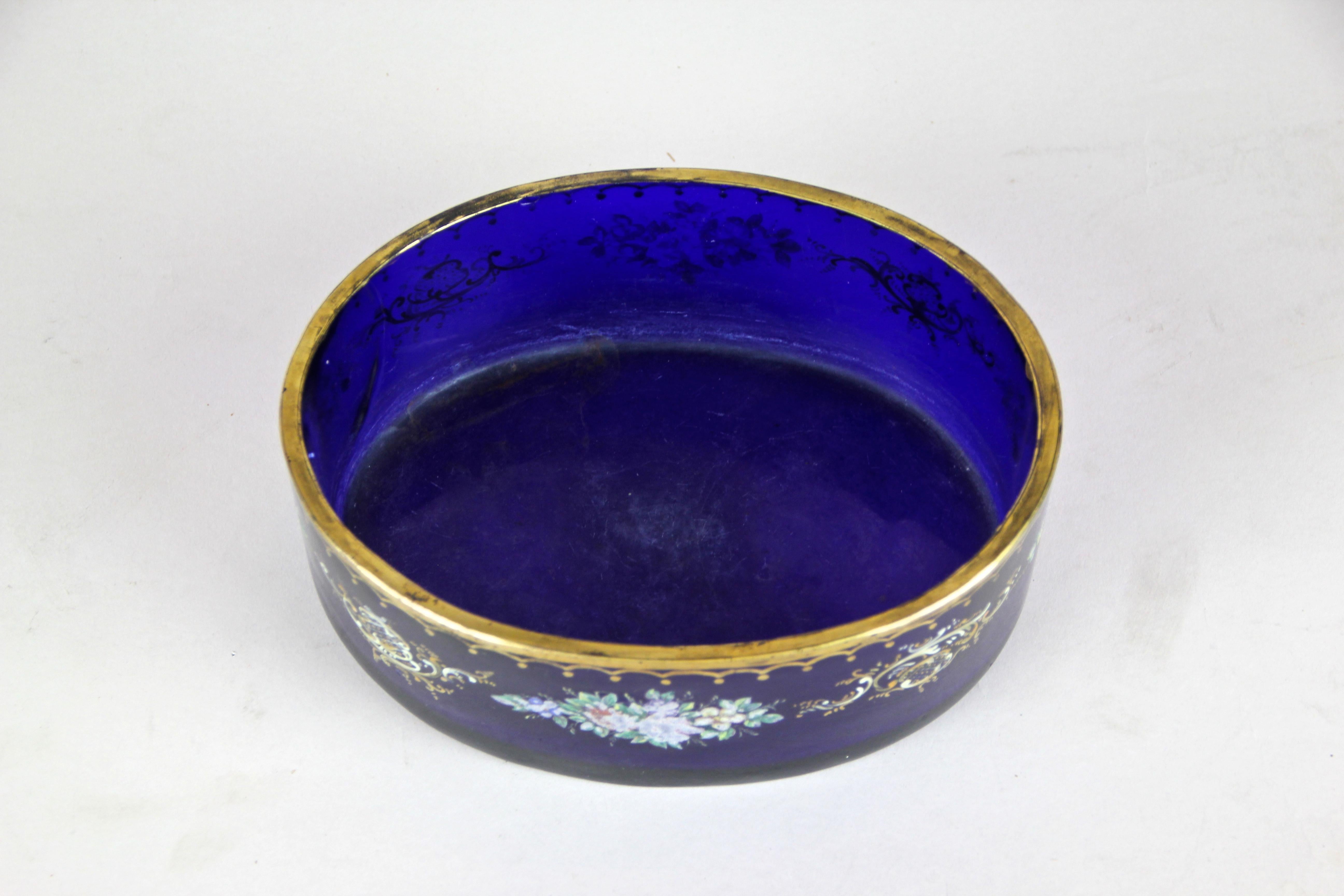 Dark-Blue Glass Bowl Biedermeier Hand Painted, Austria, circa 1840 In Good Condition For Sale In Lichtenberg, AT