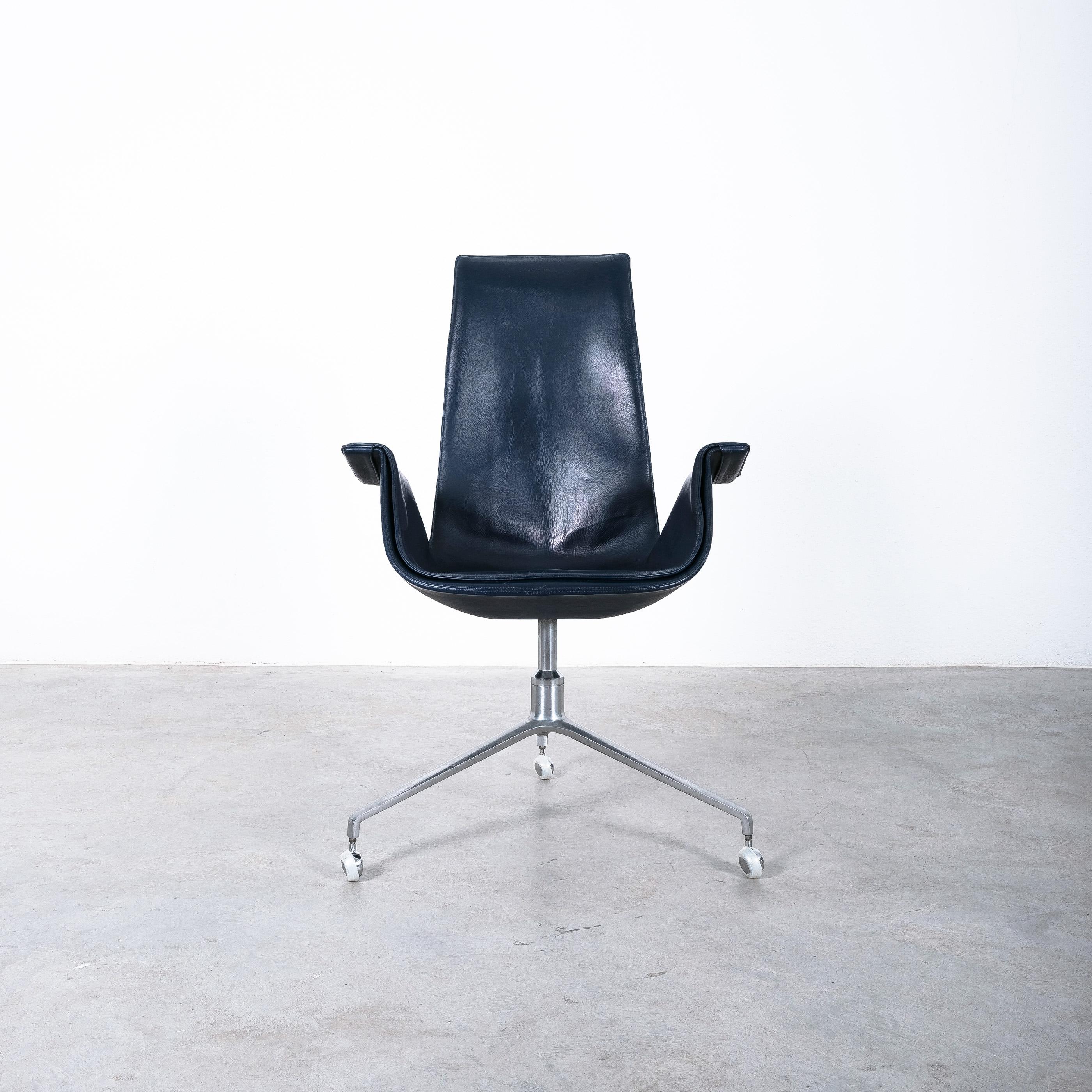 5x Chaises de bureau originales en cuir bleu noirâtre foncé (hauteur du siège 19,29