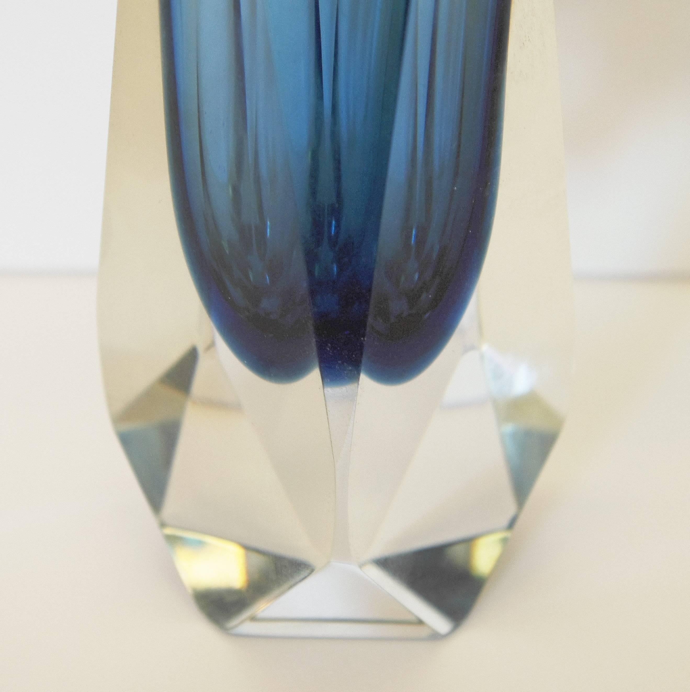 Dark Blue Murano Glass Sommerso Faceted Vase by Mandruzzato In Excellent Condition In Los Angeles, CA