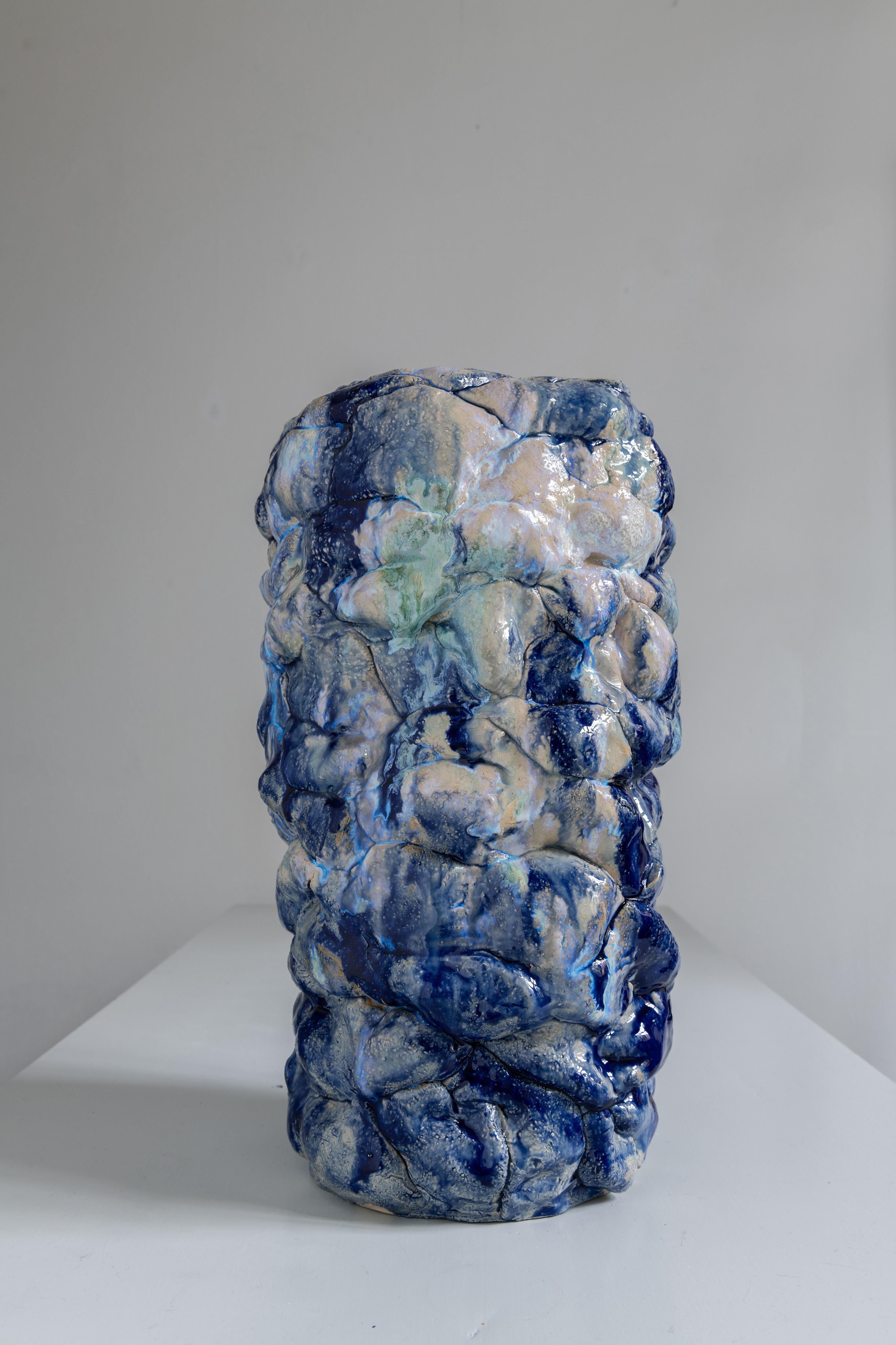 Dark blue sidechair by Natasja Alers, 2021
Dimensions: 42 x 30 cm
Material: ceramics, glazes

Visual artist Natasja Alers (The Hague, 1987) graduated from the Gerrit Rietveld Academy in the field of ceramics. Alers makes casts of human body