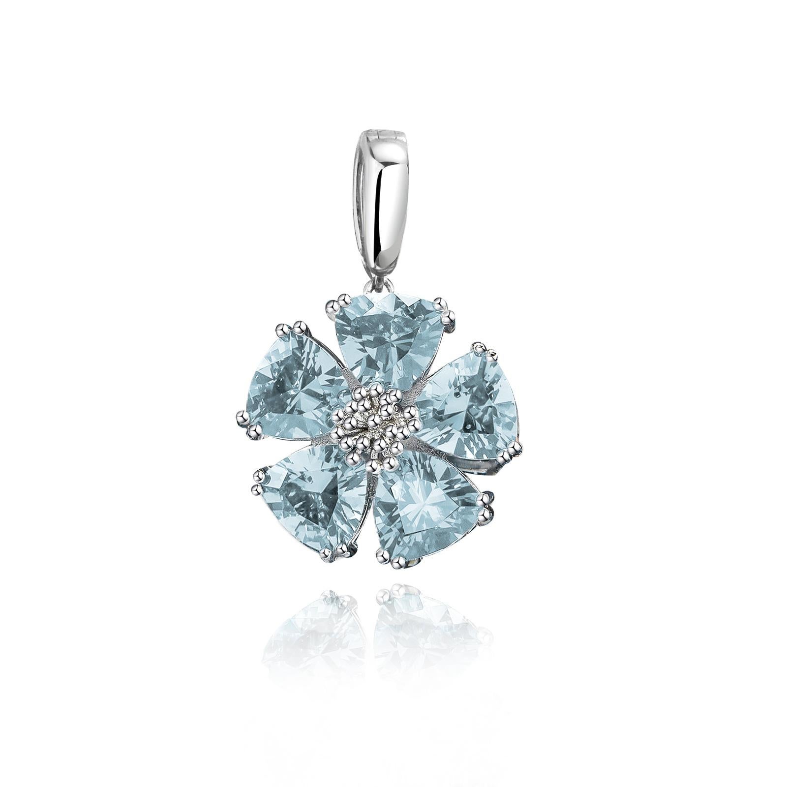 Designed in NYC

.925 Sterling Silver 5 x 7 mm Dark Blue Topaz Blossom Stone Pendant. No matter the season, allow natural beauty to surround you wherever you go. Blossom stone pendant: 

Sterling silver 
High-polish finish
Light-weight 
20 mm