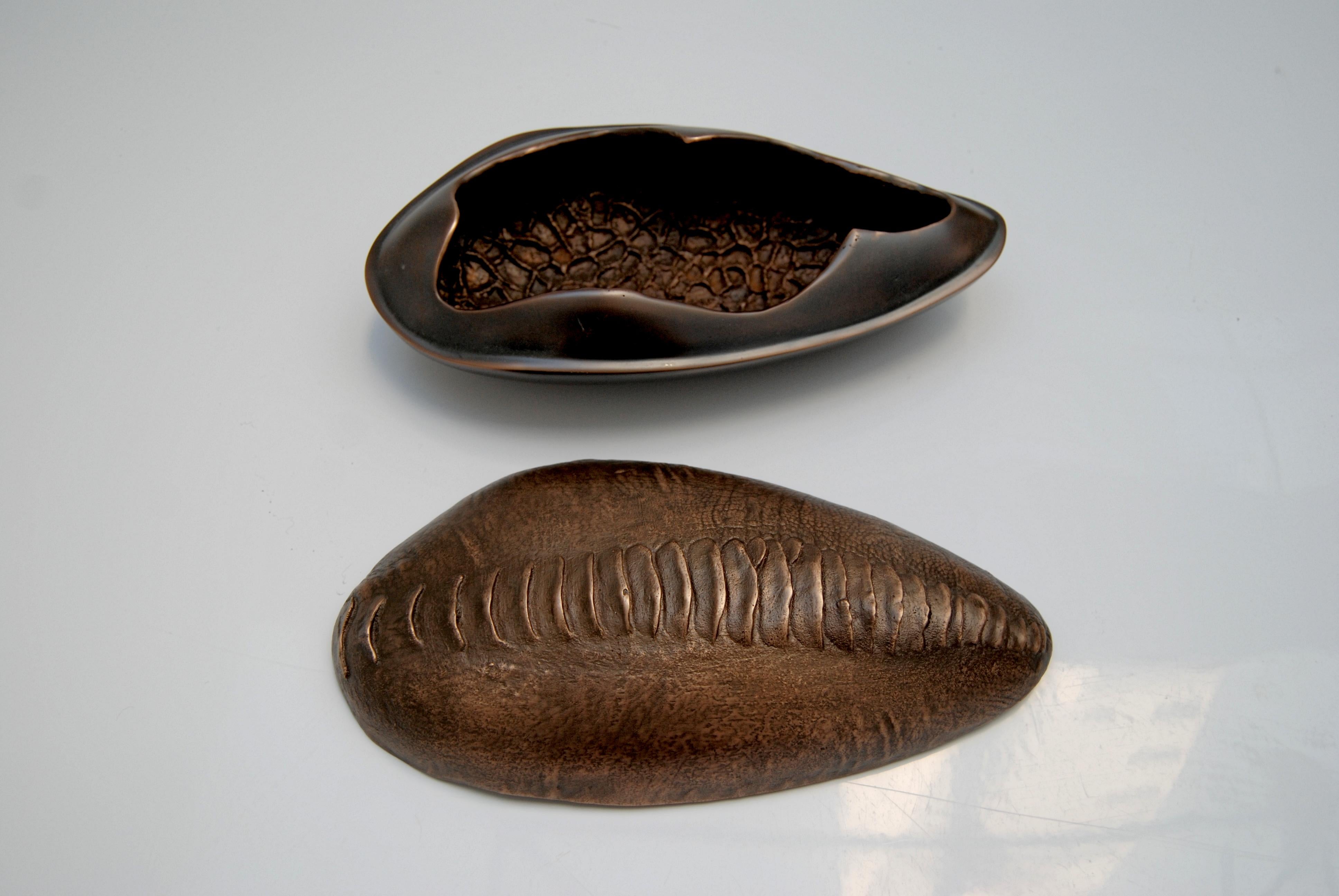 Dark Bronze Ashtray by FAKASAKA Design 2