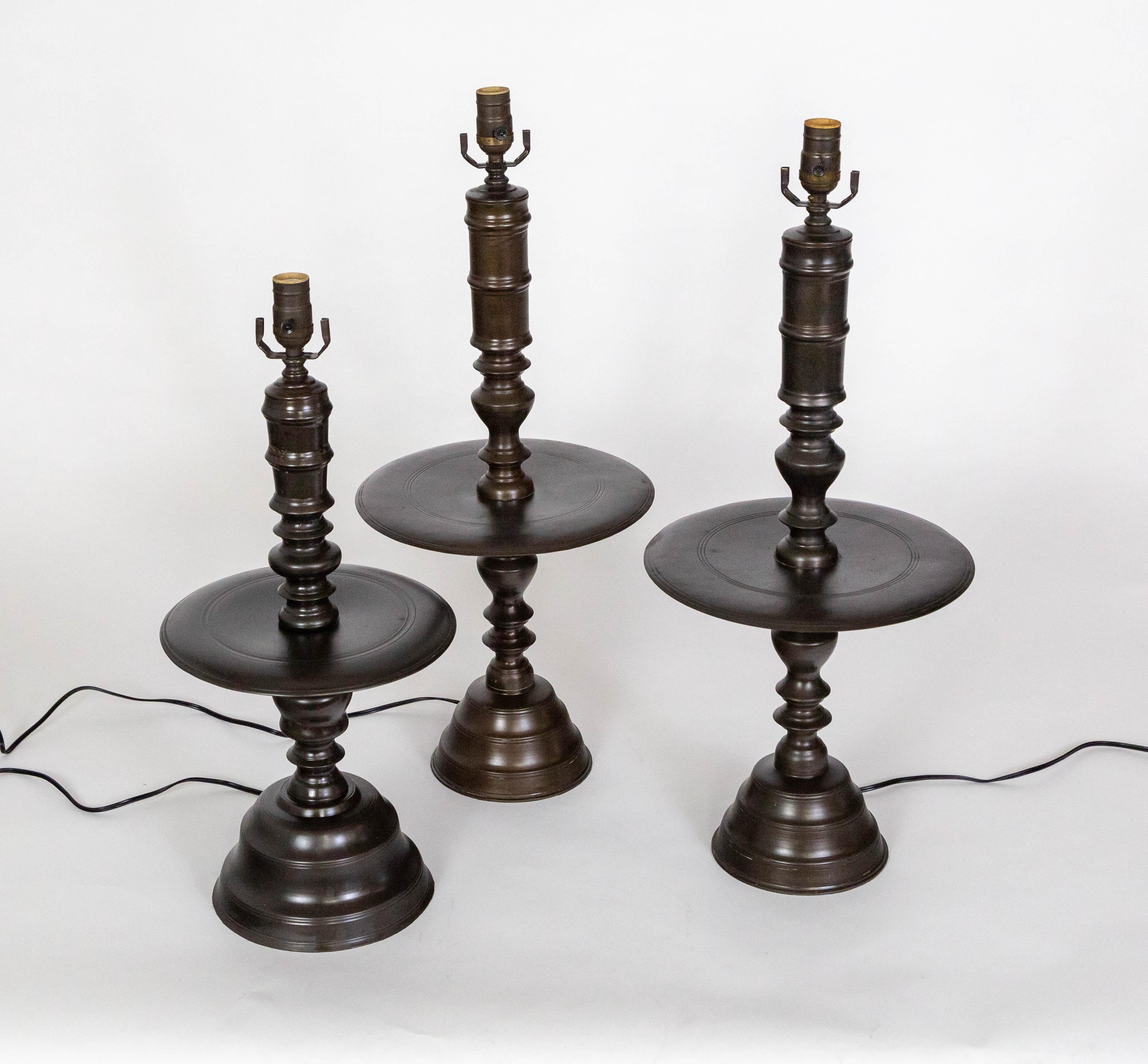 Niederländische gedrechselte Tischlampen aus dunkler Bronze (28