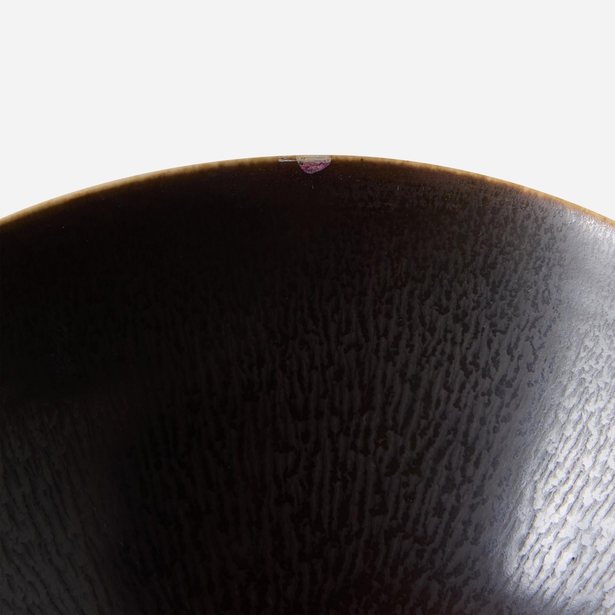 Cuenco de cerámica marrón oscuro de Berndt Friberg Sueco en venta