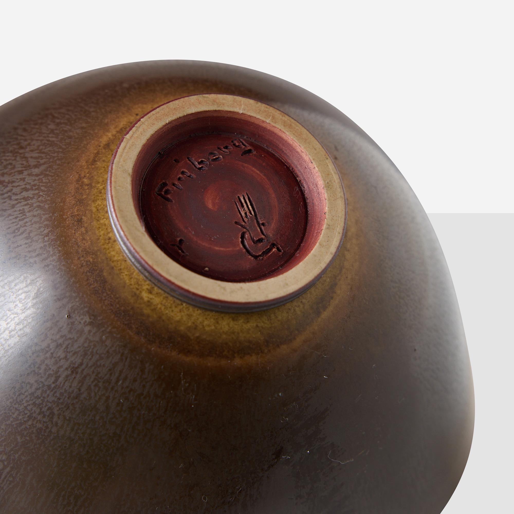 Cuenco de cerámica marrón oscuro de Berndt Friberg en Bueno estado para la venta en San Francisco, CA