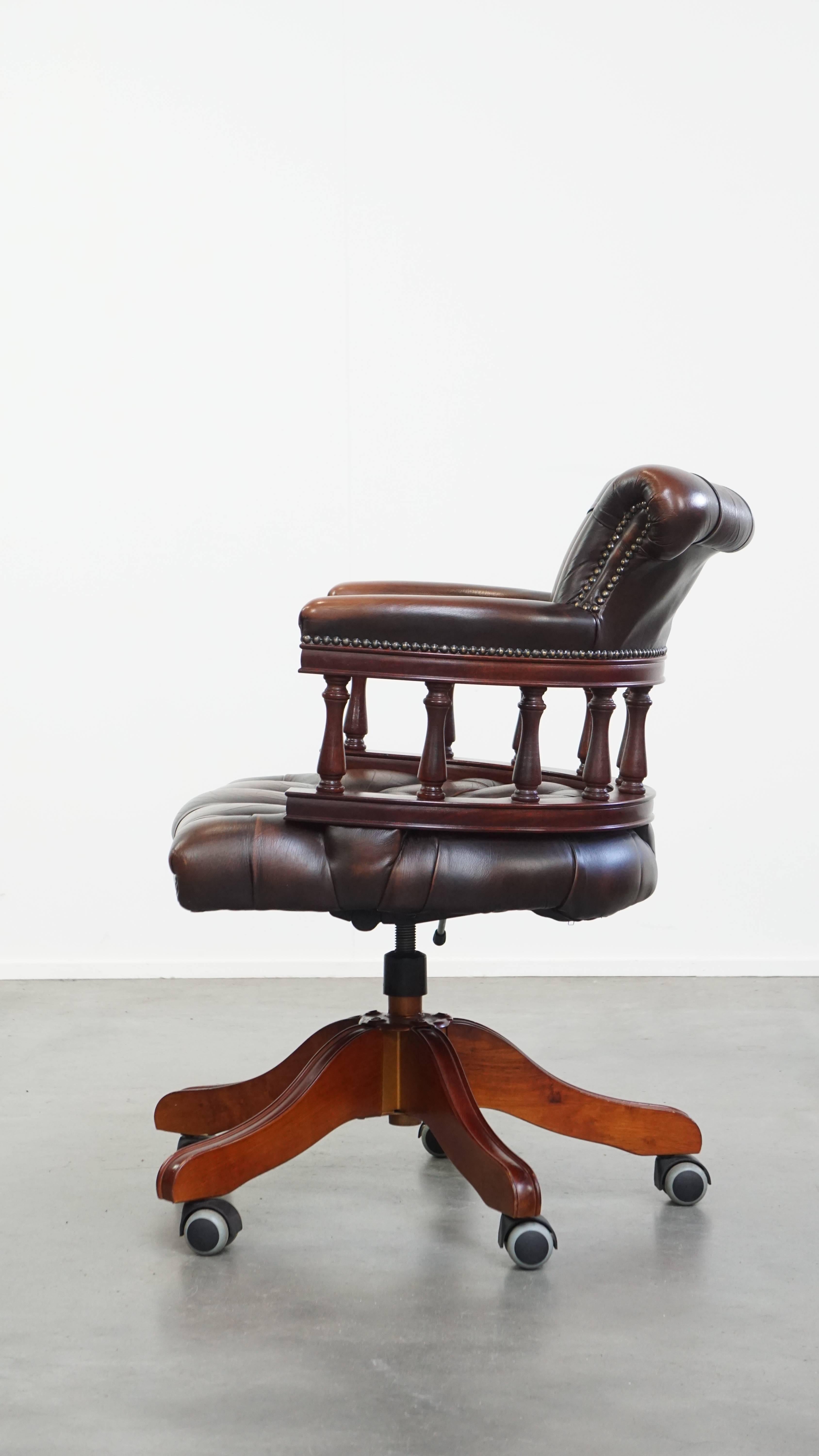 20th Century Dark Brown Chesterfield Office Chair in Cowhide Leather and Wood For Sale