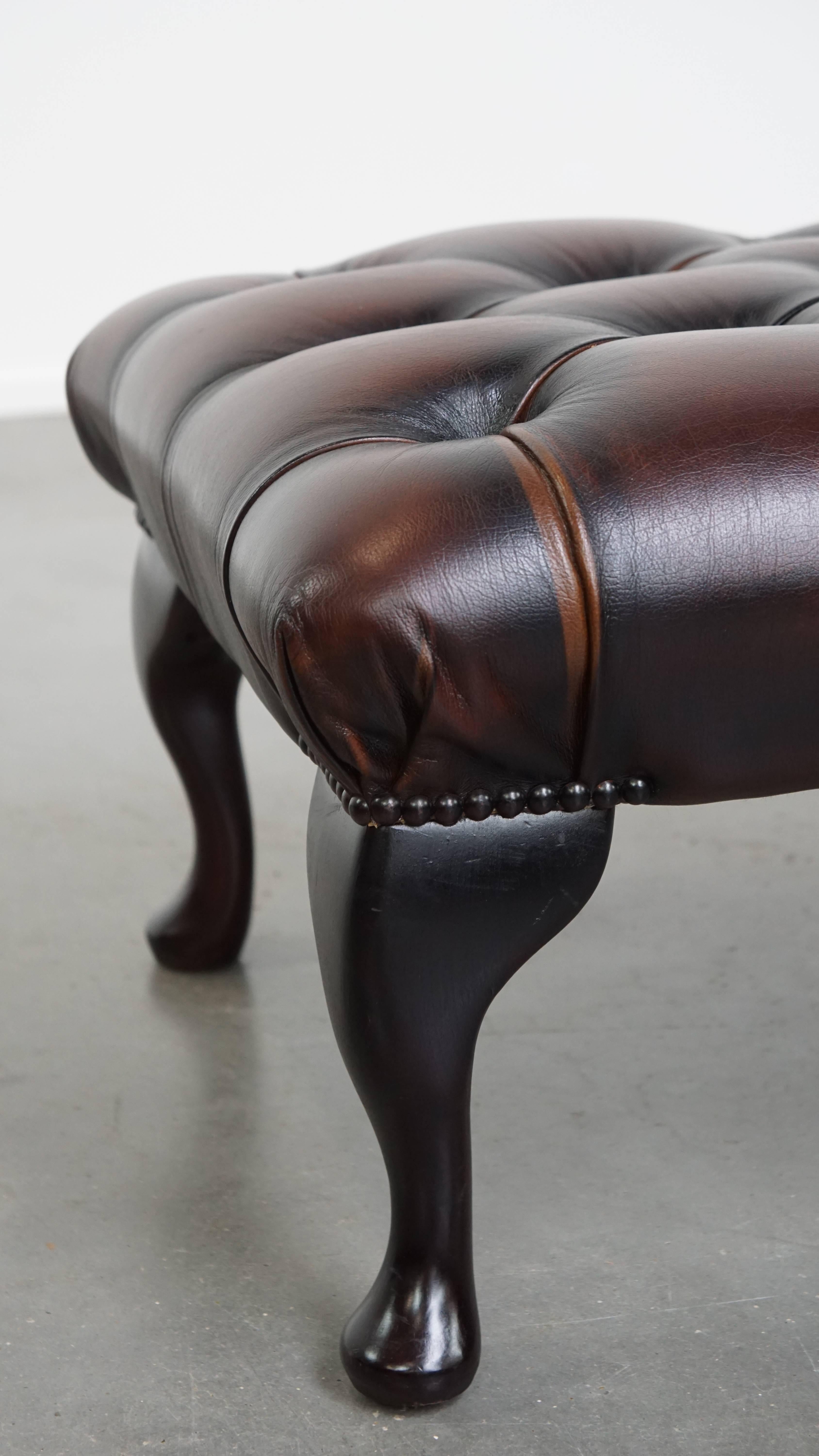 Dunkelbrauner Chesterfield-Ottoman aus Rindsleder im Angebot 1