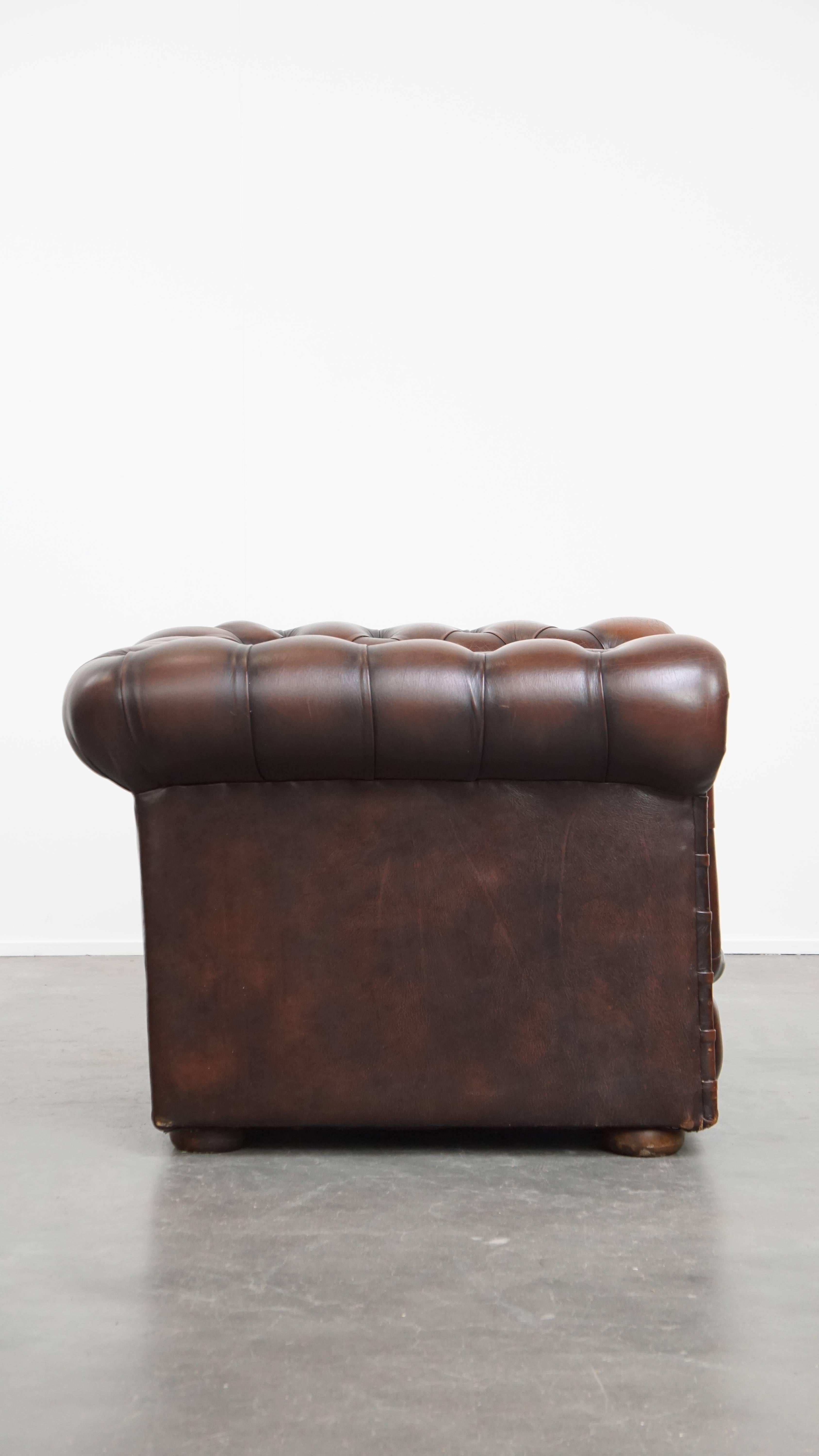 Dark brown English cowhide leather chesterfield armchair Chesterfield en venta