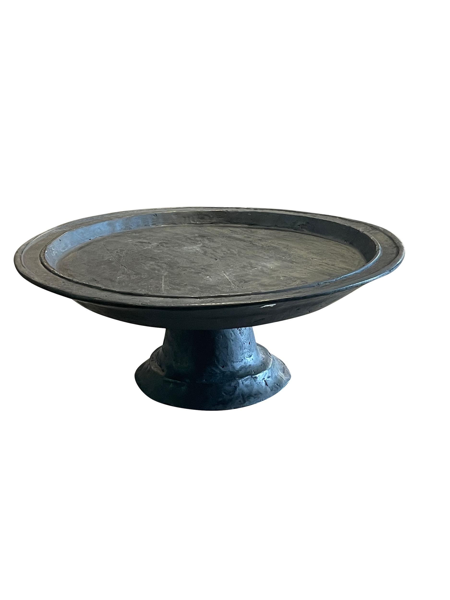 Offerta alimentare indonesiana del 1920 con piede in legno a forma di frutta extra large  ciotola.
È disponibile anche una taglia più piccola (S6973)