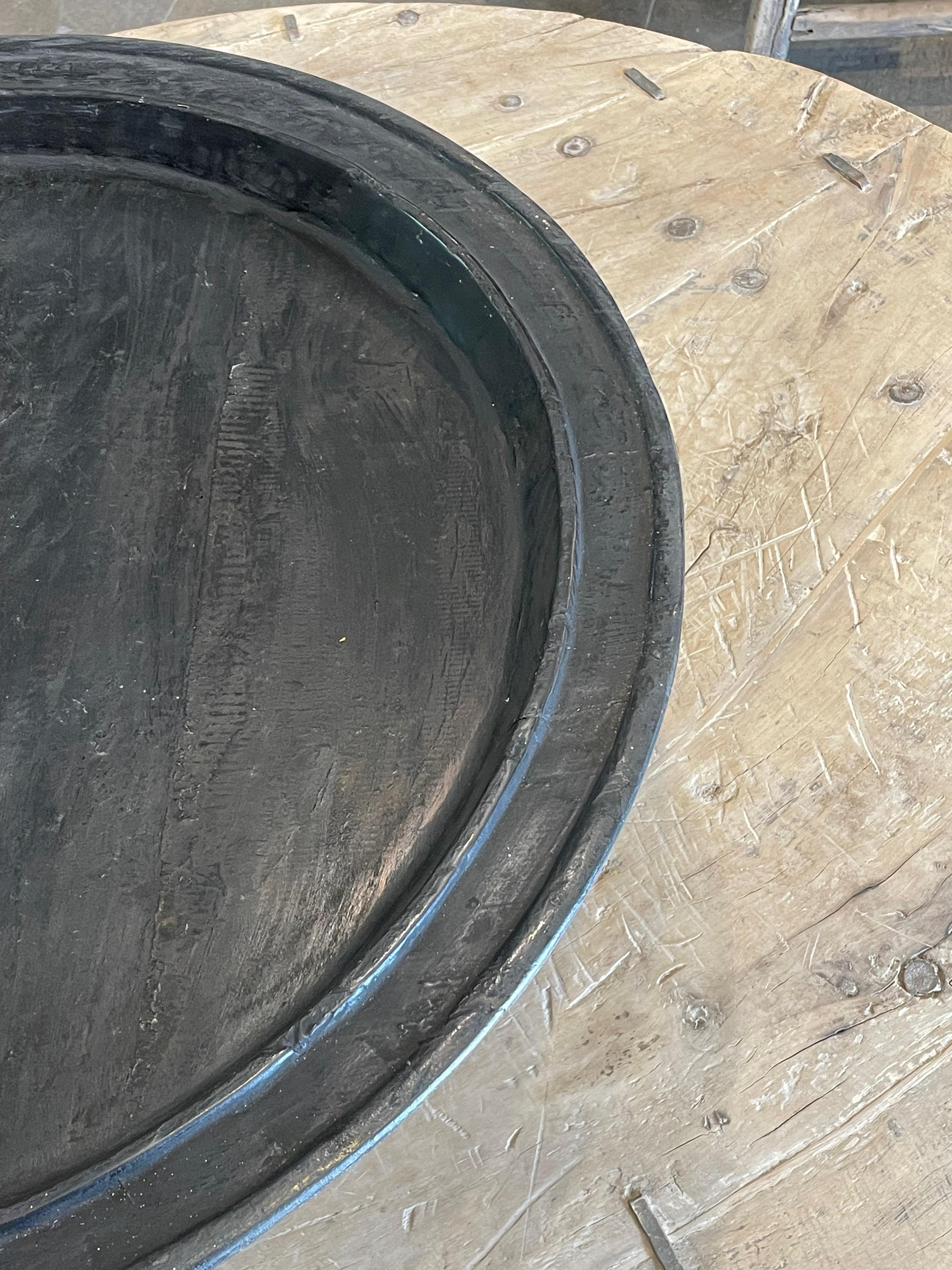 Inizio XX secolo Ciotola con piede extra-large in legno di frutta marrone scuro, anni '20, Indonesia in vendita