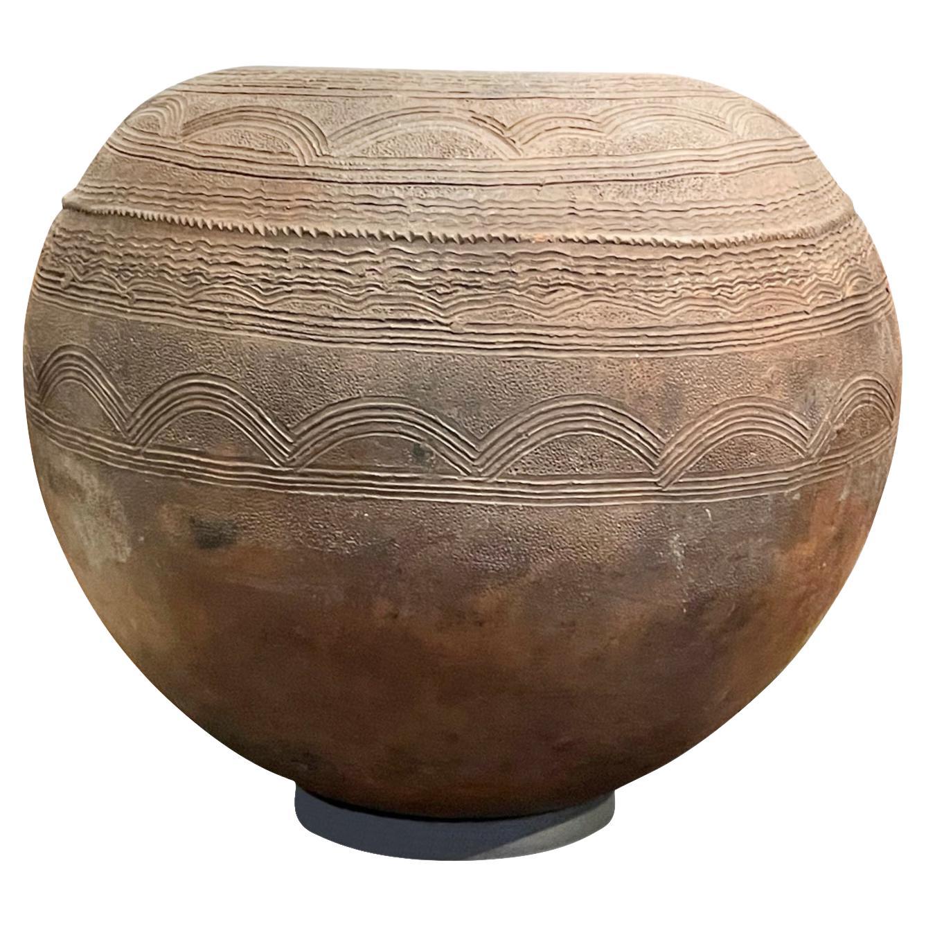 Dark Brown Large Textured Water Vessel, Ethiopia, 1950s For Sale