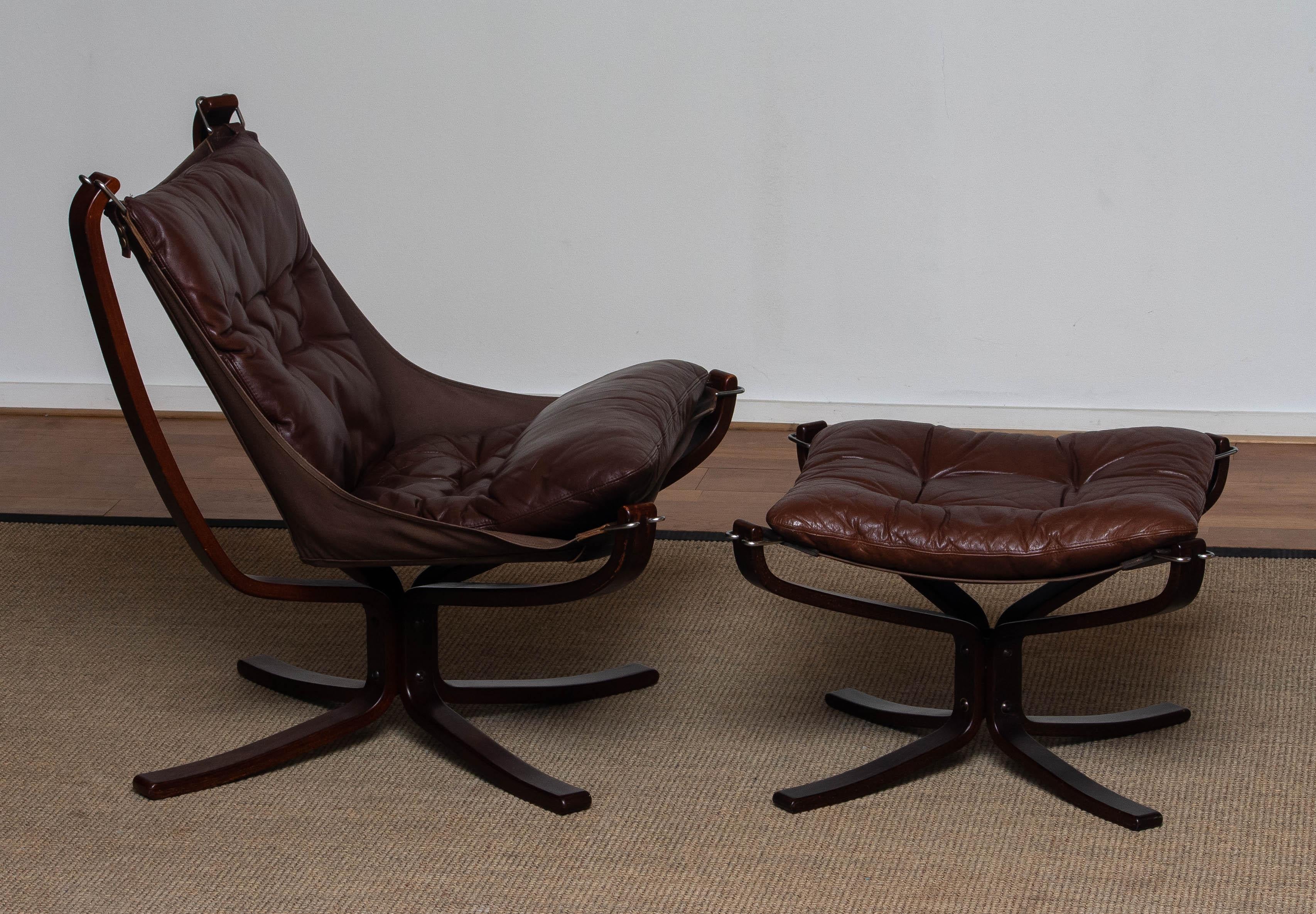 Mid-Century Modern Dark Brown Leather 'Falcon' Chair and Ottoman by Sigurd Ressel for Vatne Mobler