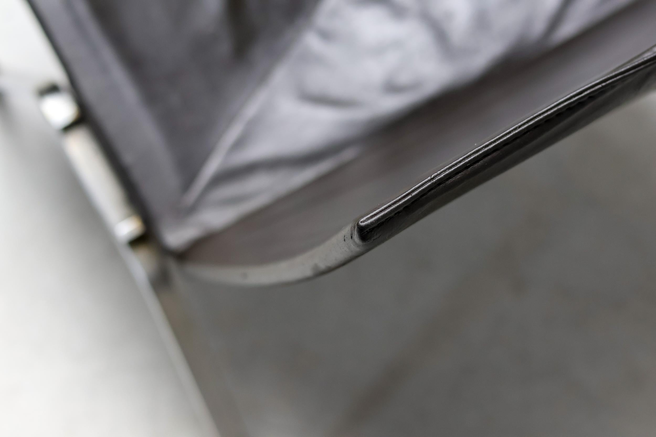 Dunkelbrauner Lederstuhl PK22 von Poul Kjærholm, Dänemark im Angebot 1