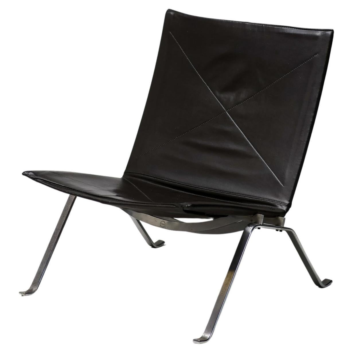 Dunkelbrauner Lederstuhl PK22 von Poul Kjærholm, Dänemark im Angebot