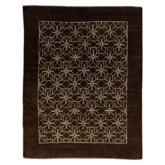 Tapis en laine marron foncé de style marocain moderne à motifs géométriques fait à la main par Apadana