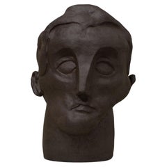 Sculpture de tête monumentale en Brown foncé par Common Body