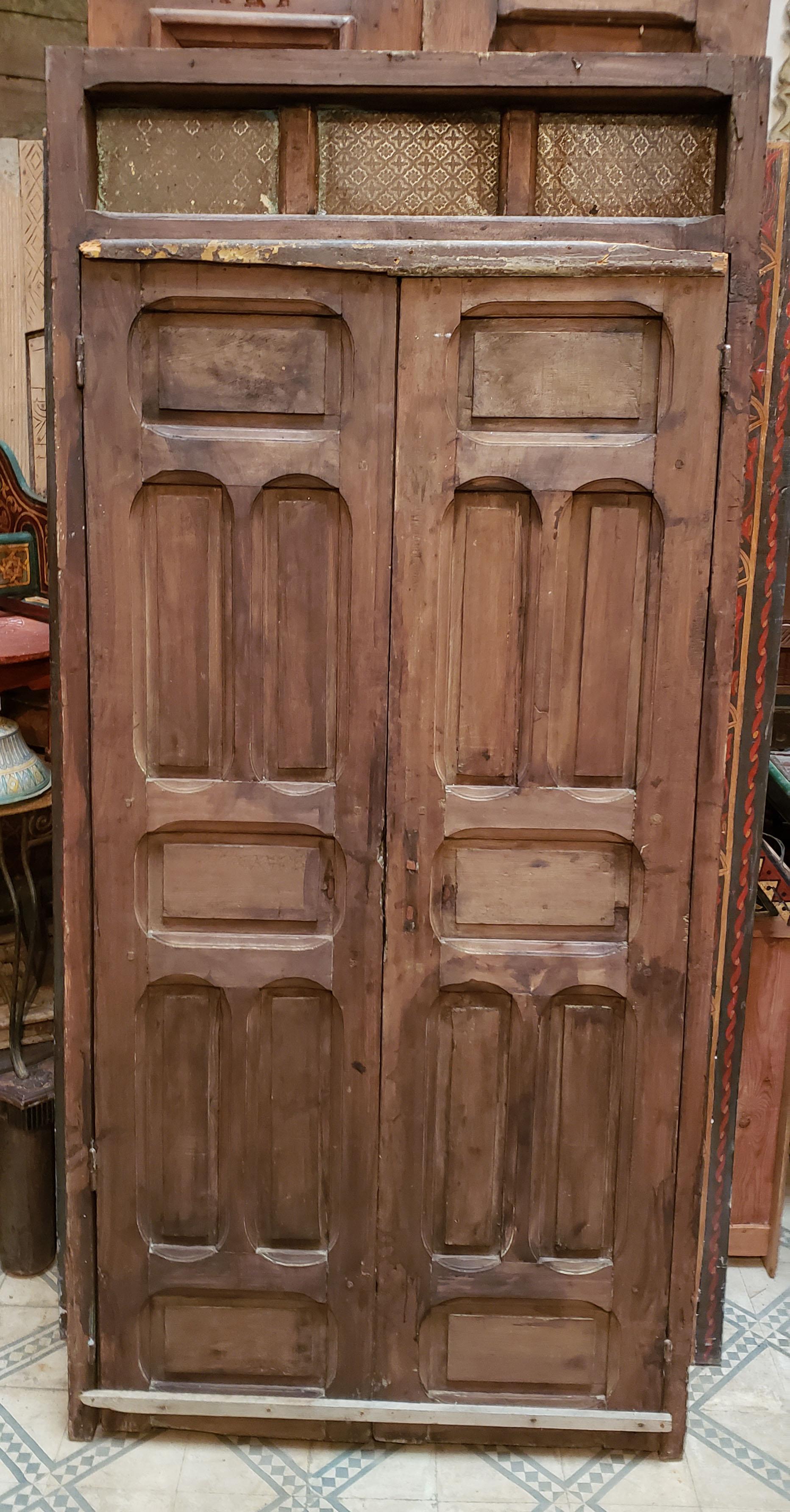 Dark Brown Moroccan Wooden Door, 23NO44 In Good Condition For Sale In Orlando, FL