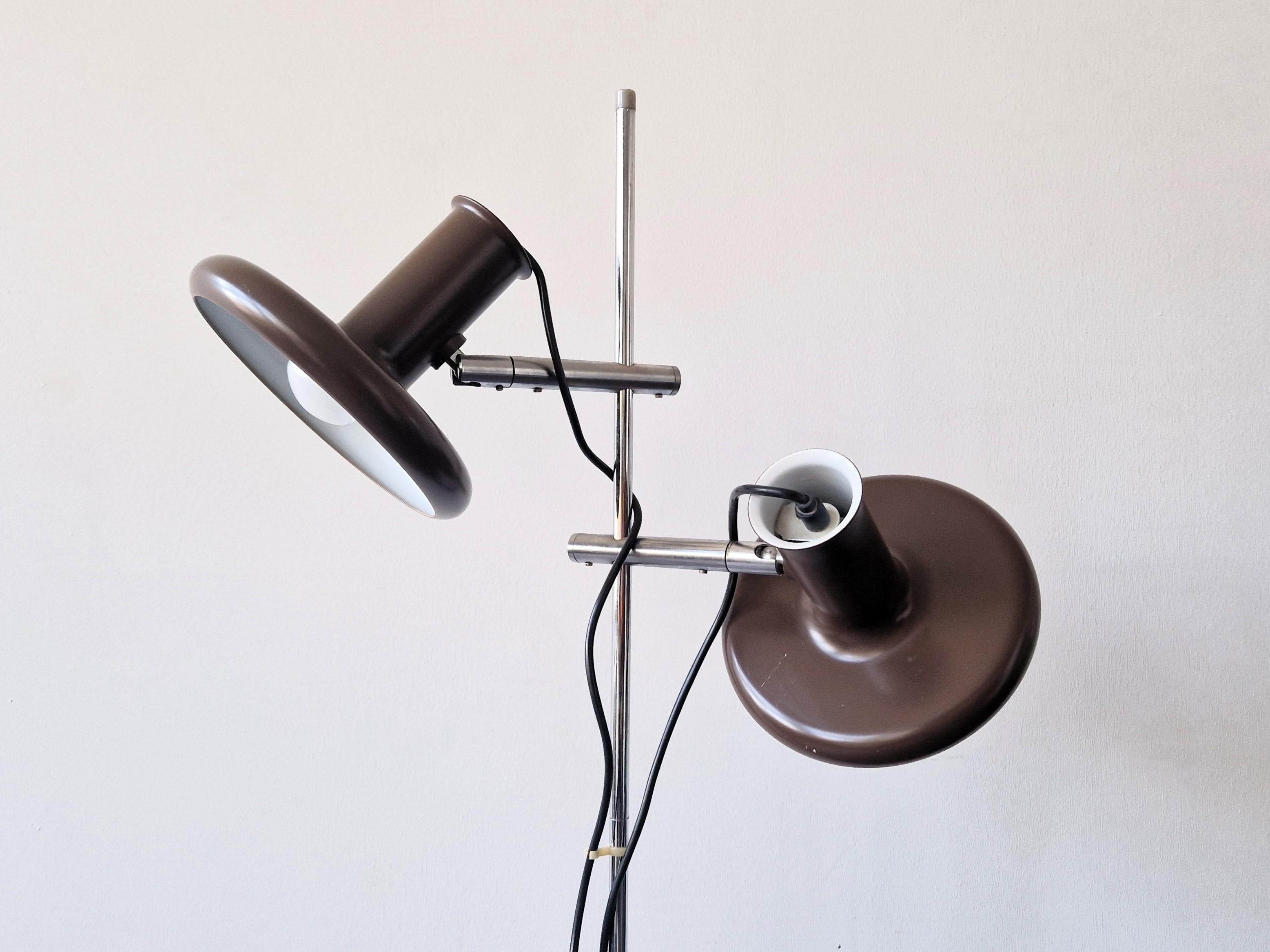 Mid-Century Modern Dark brown 'Optima 4' floor lamp by Hans Due for Fog and Mørup, Denmark 1970's For Sale
