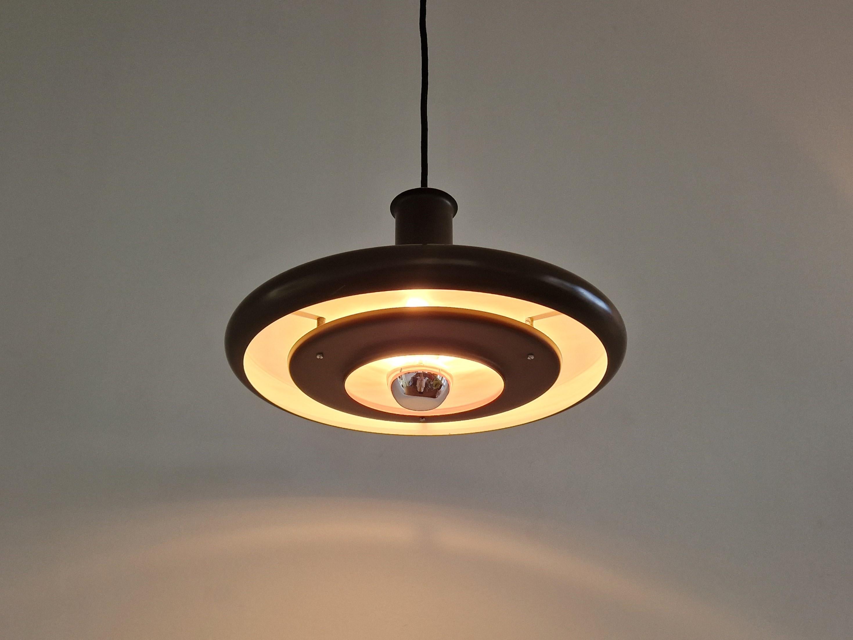 Dark brown Optima pendant lamp by Hans Due for Fog & Mørup, Denmark 1970s In Good Condition For Sale In Steenwijk, NL