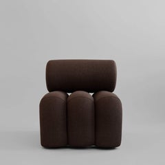Lounge-Sessel aus dunkelbraunem, strukturiertem Stoff, inspiriert von japanischen Zen-Gärten