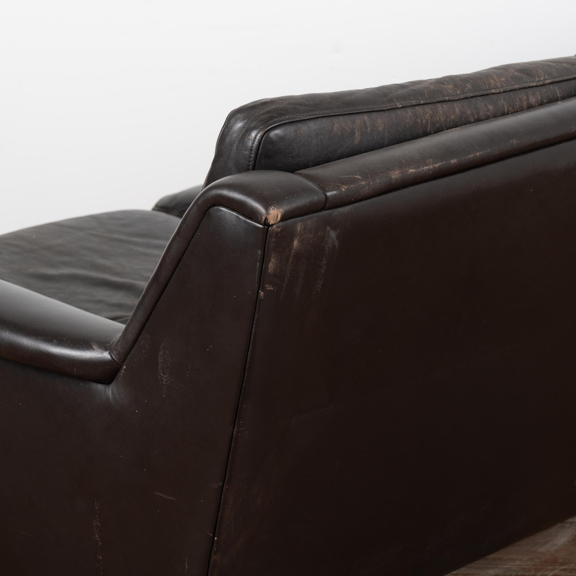 Dark Brown Vintage Leather Mid Century Three Seat Sofa, Denmark circa 1960 For Sale 6