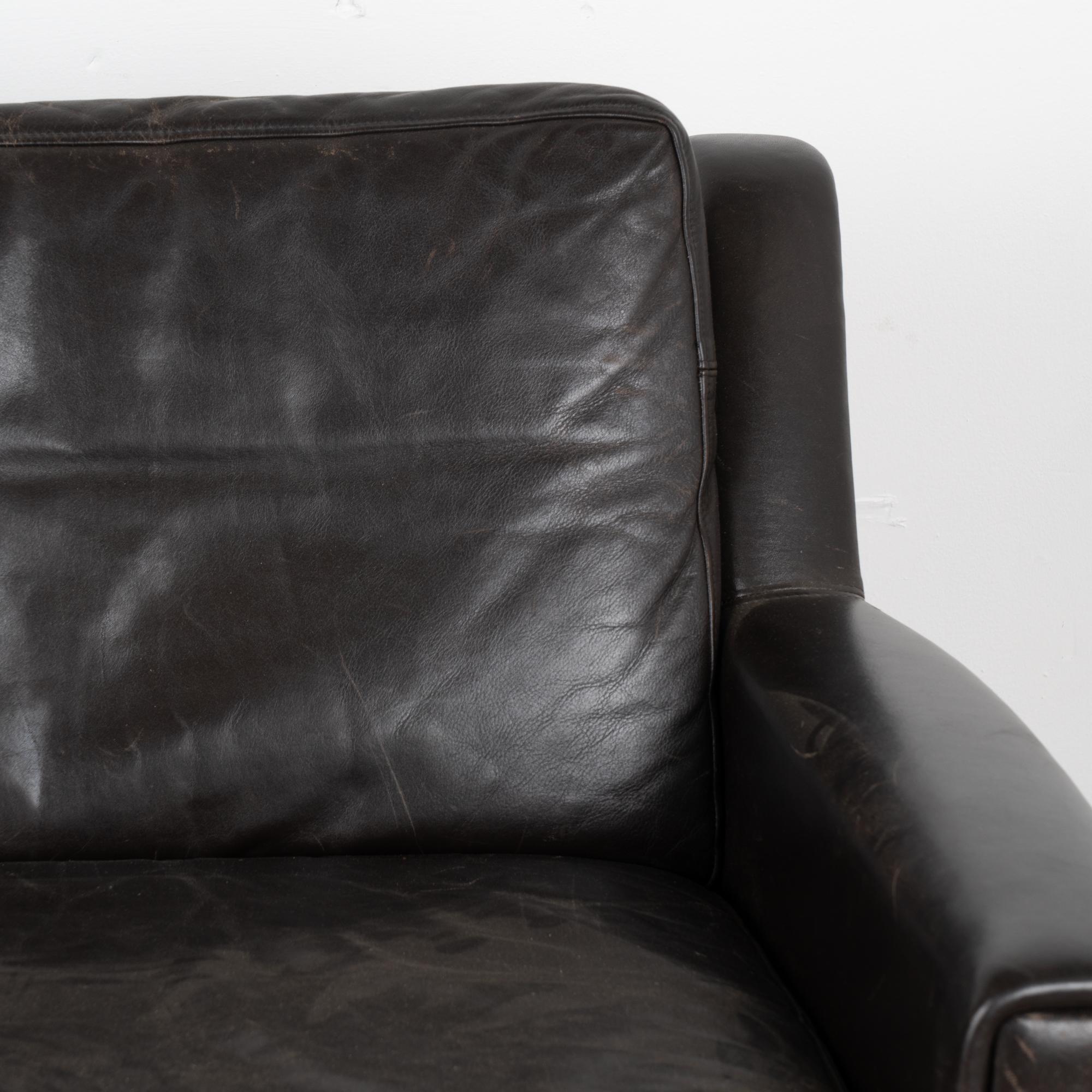 Dark Brown Vintage Leather Mid Century Three Seat Sofa, Denmark circa 1960 For Sale 3