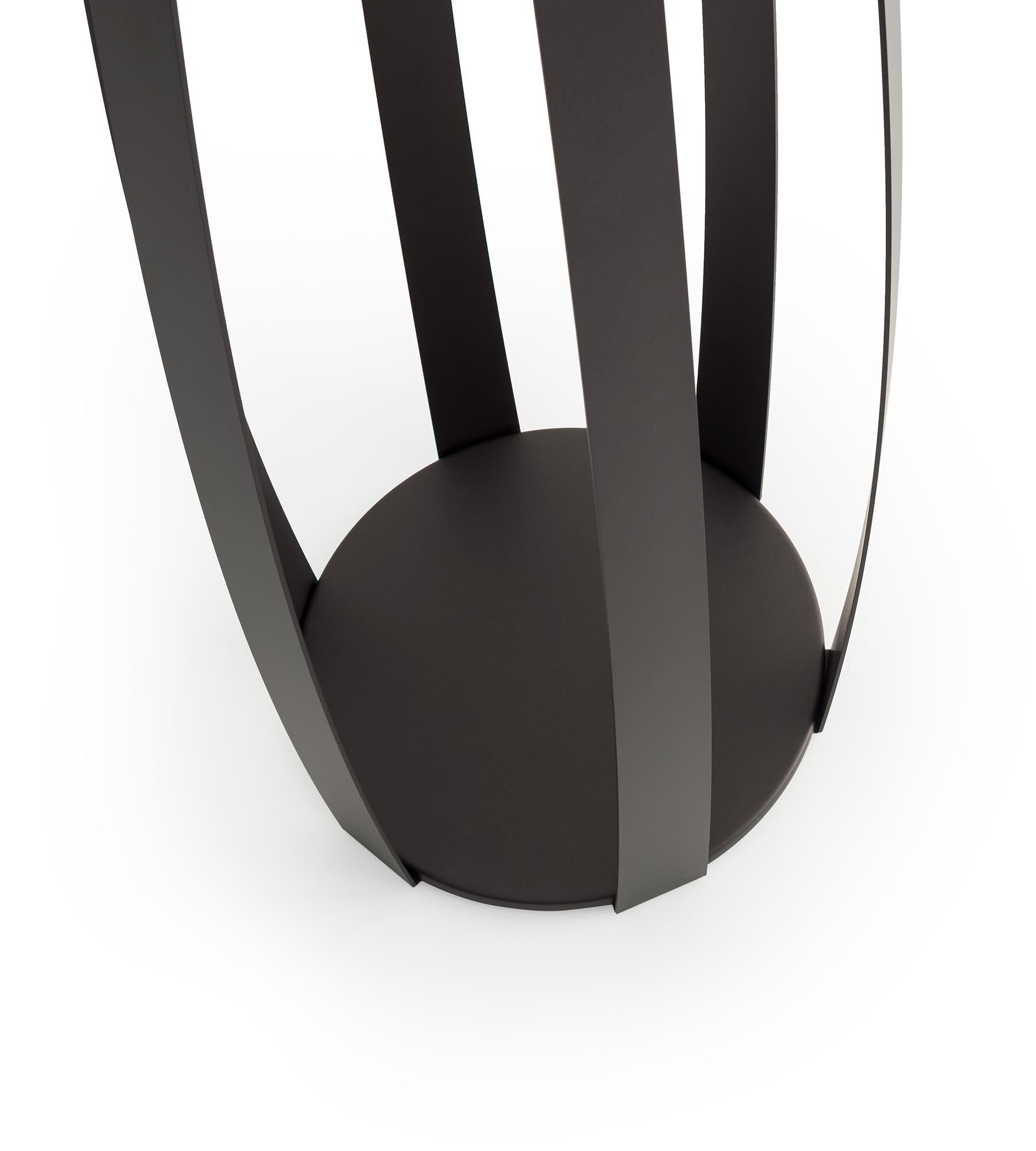 Dunkel brünierter Ficus-Garderobenständer von Morica Design im Zustand „Neu“ im Angebot in Geneve, CH