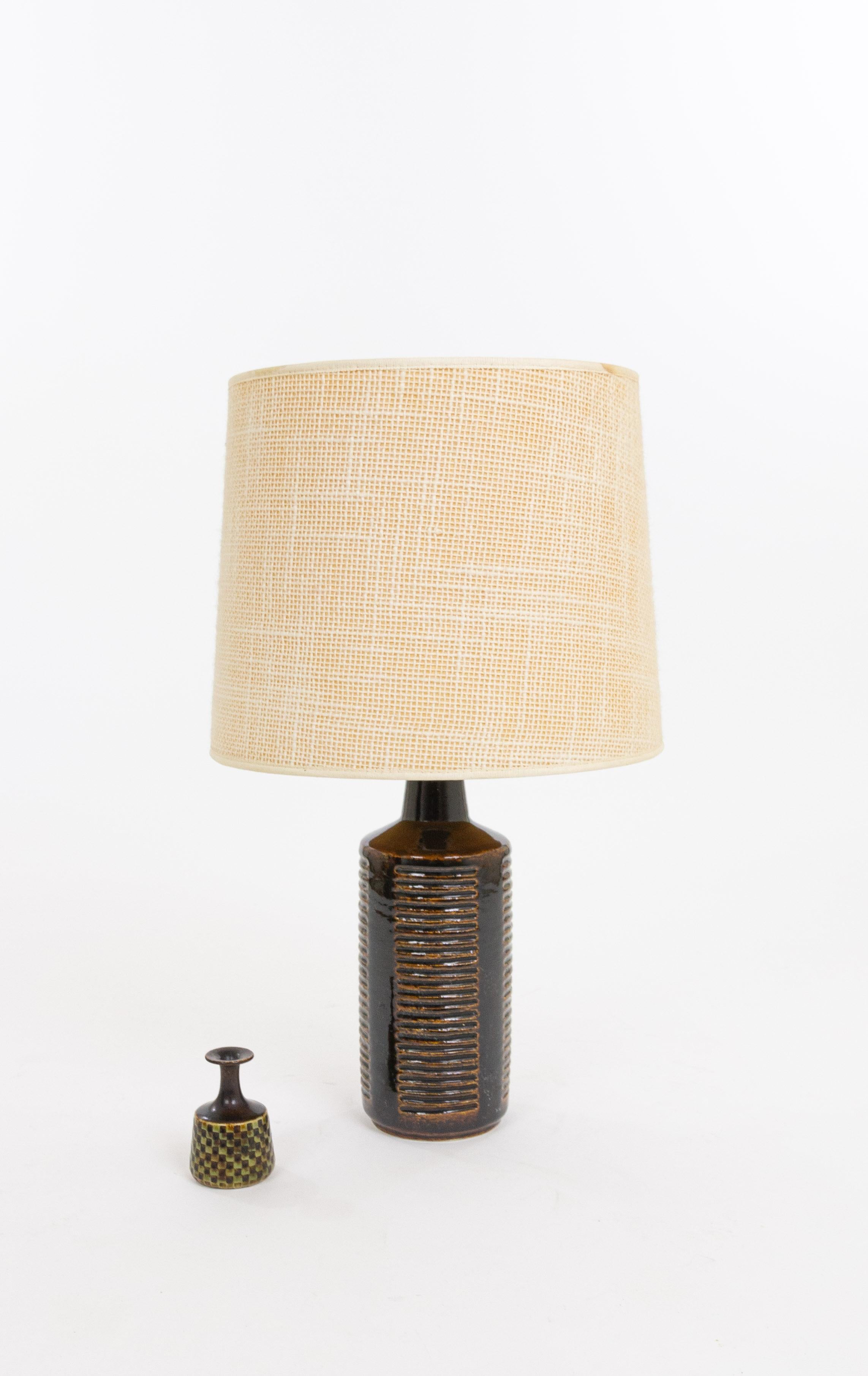 Scandinave moderne Lampe de table DL/30 brun chocolat foncé par A Schmidt pour Palshus, 1960s en vente